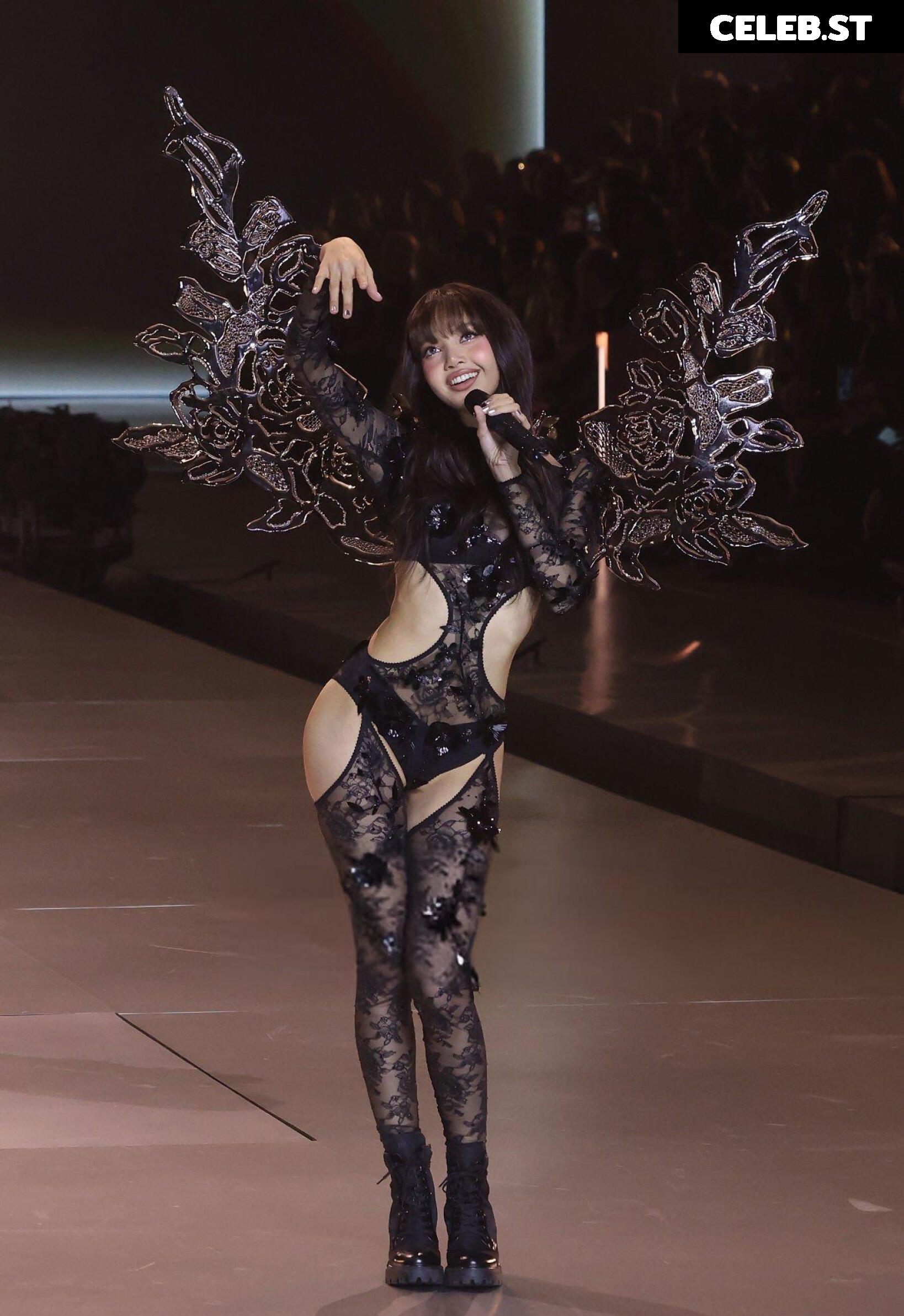 Lisa | BLΛƆKPIИK (Blackpink) Image 4433969