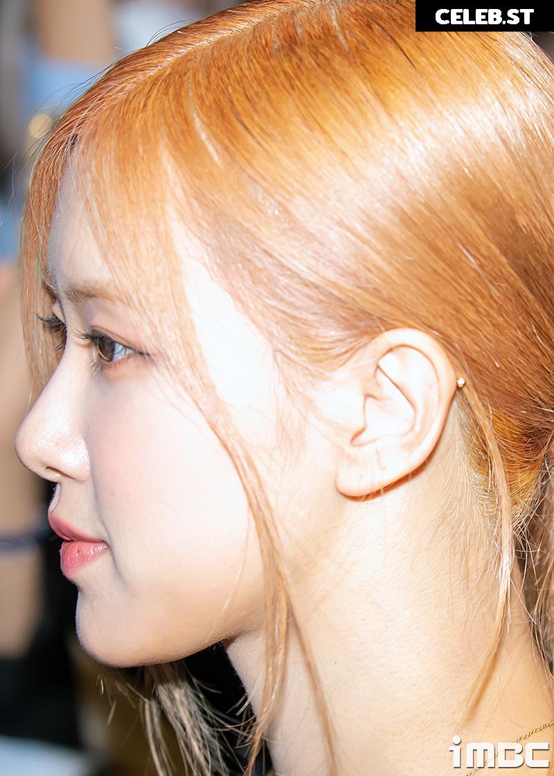 Rosé || Roseanne Park - BLΛƆKPIИK ( BLACKPINK ) Image 4430468