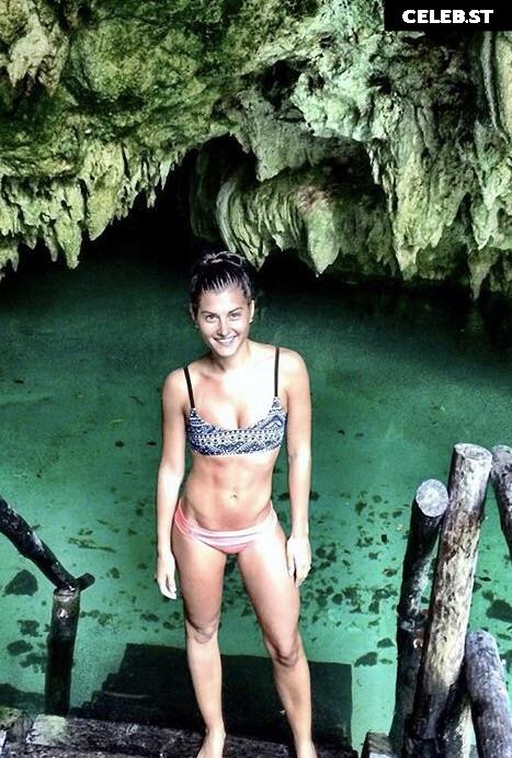 Megan Olivi Image 4430769