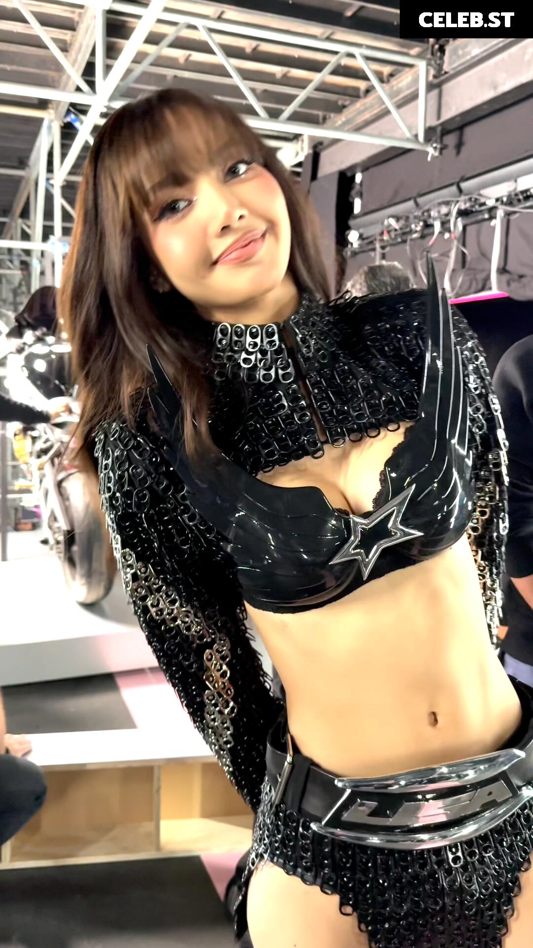 Lisa | BLΛƆKPIИK (Blackpink) Image 4439562