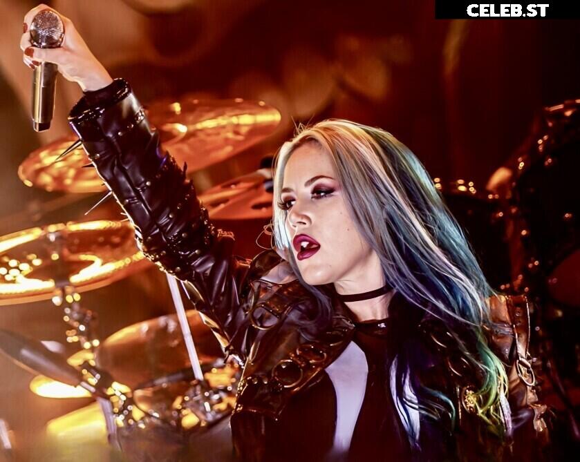 Women of Metal Image 4439690