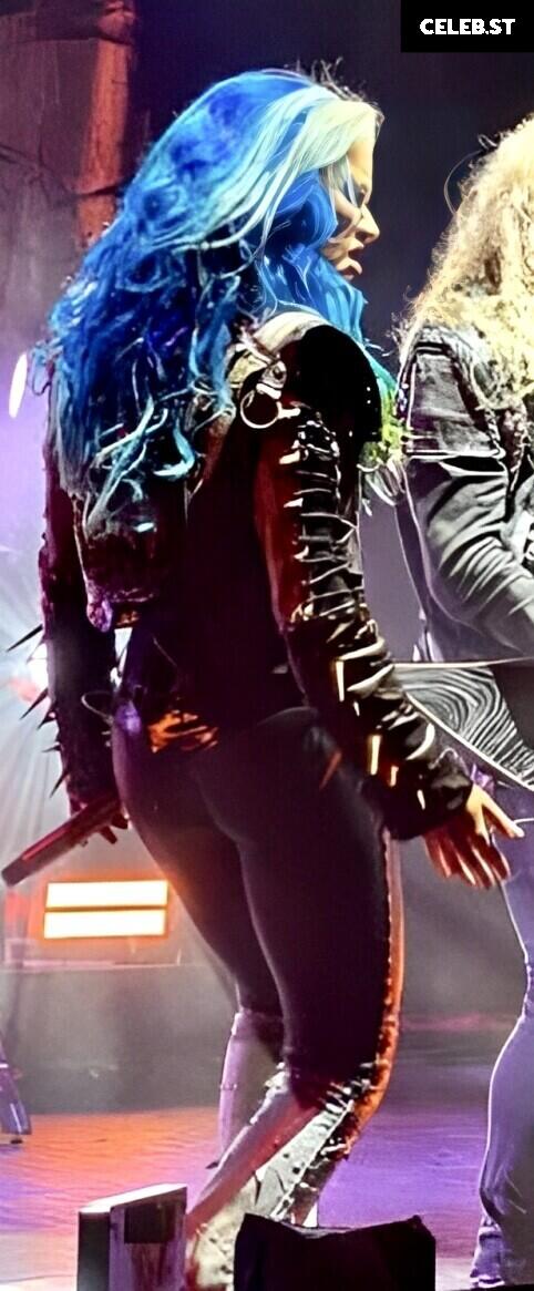 Women of Metal Image 4439174