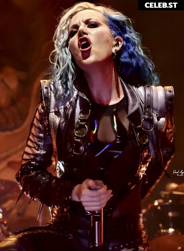 Women of Metal Image 4439130
