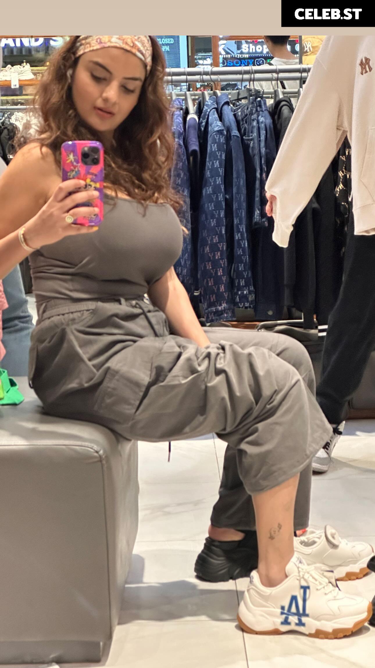 Anveshi Jain Image 4439053