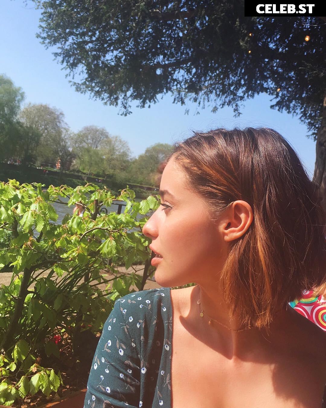 Holly Earl Image 4439940