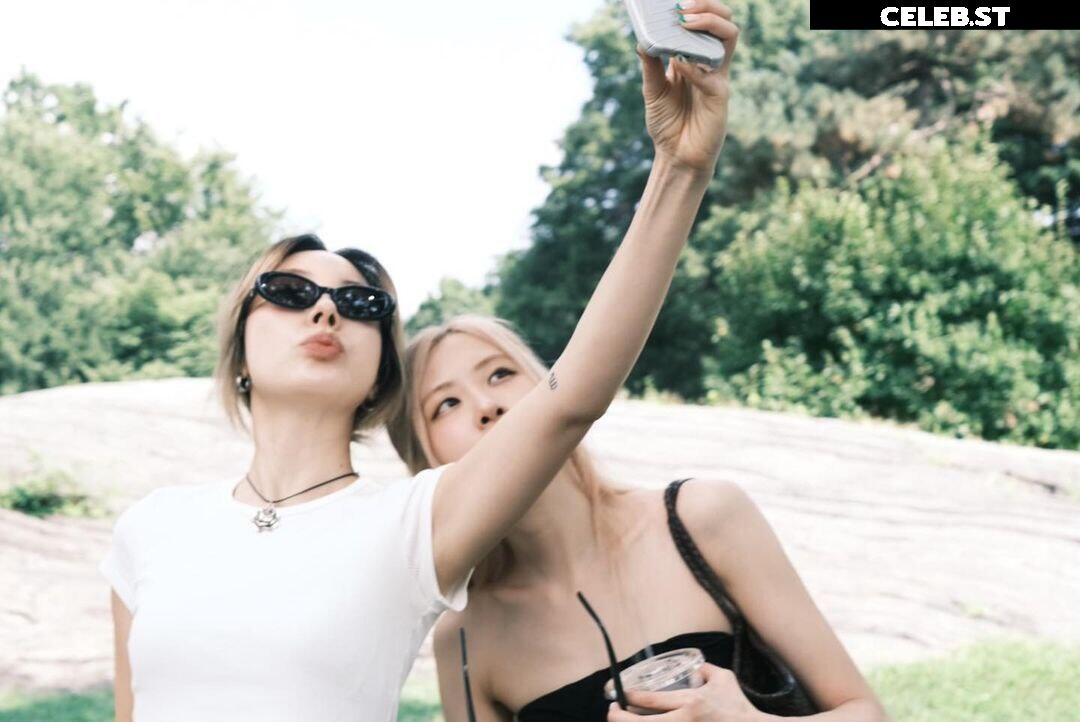 Rosé || Roseanne Park - BLΛƆKPIИK ( BLACKPINK ) Image 4438423
