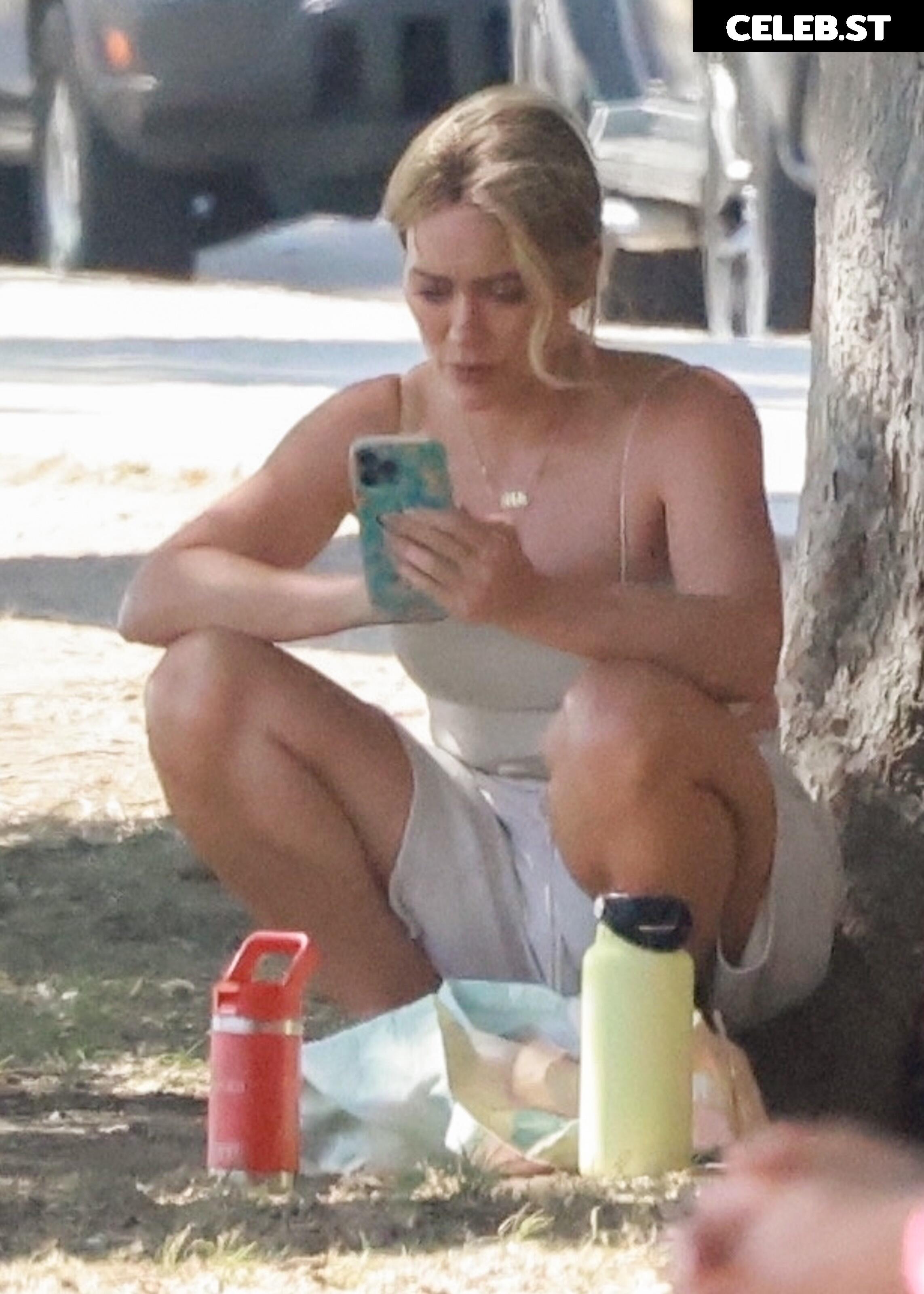 Hilary Duff Image 4438040