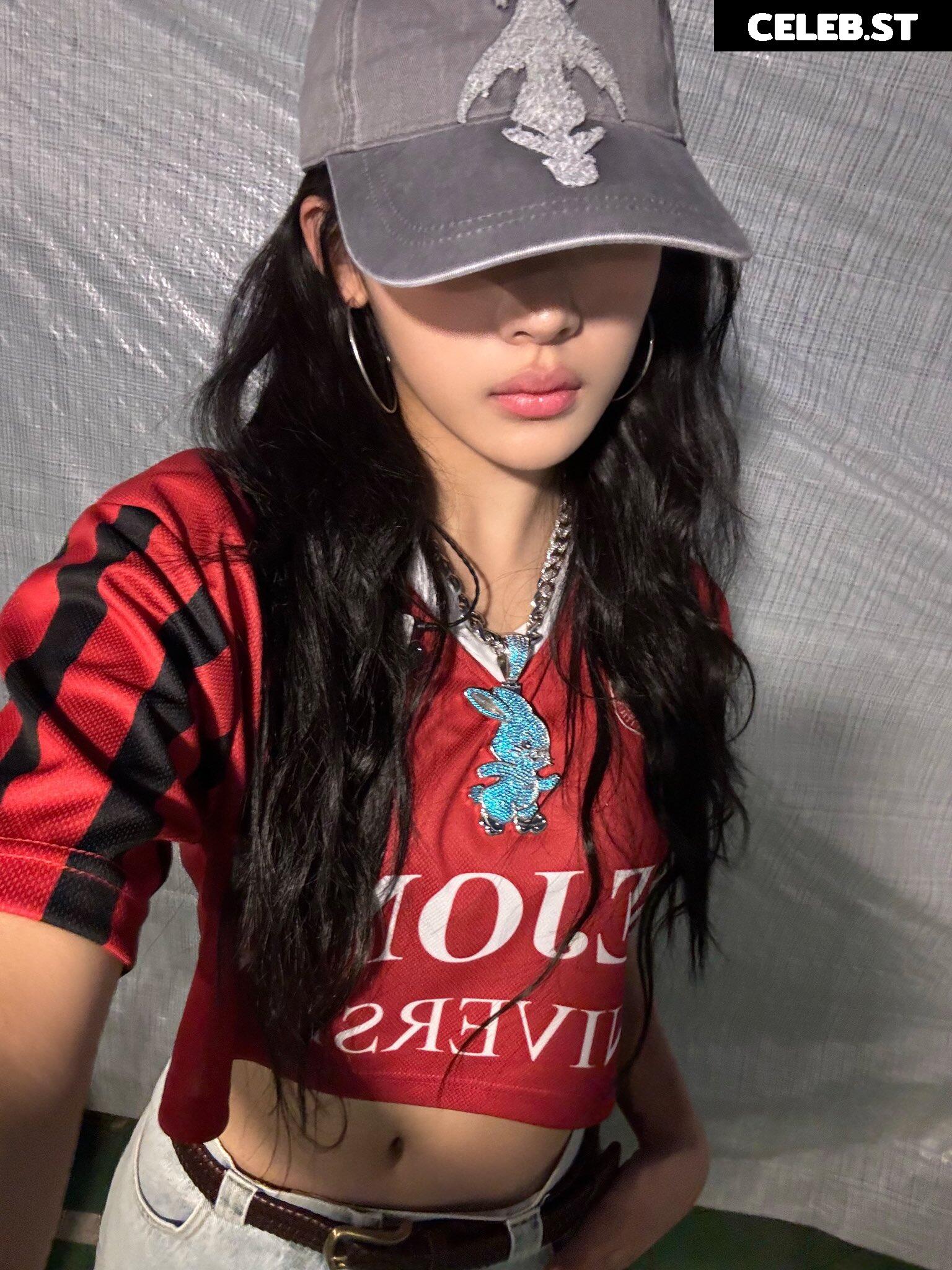 Minji (NewJeans) Image 4425453