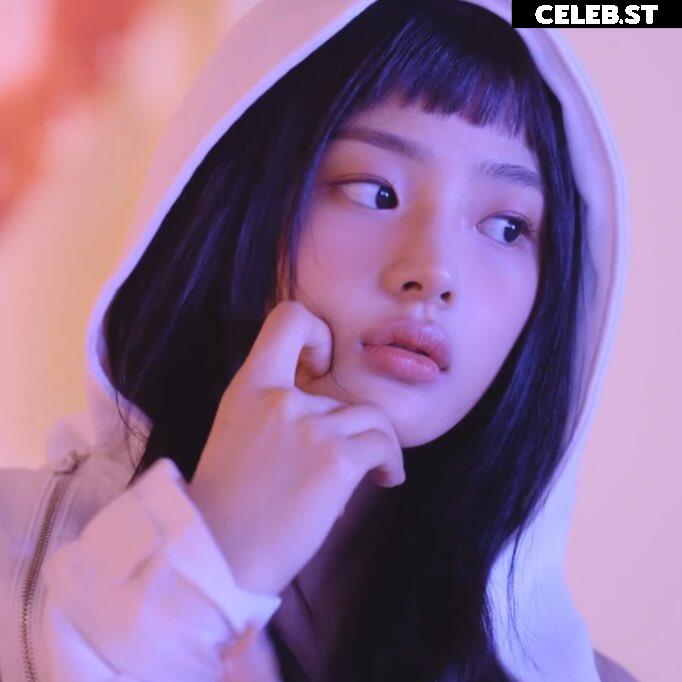 Minji (NewJeans) Image 4425408