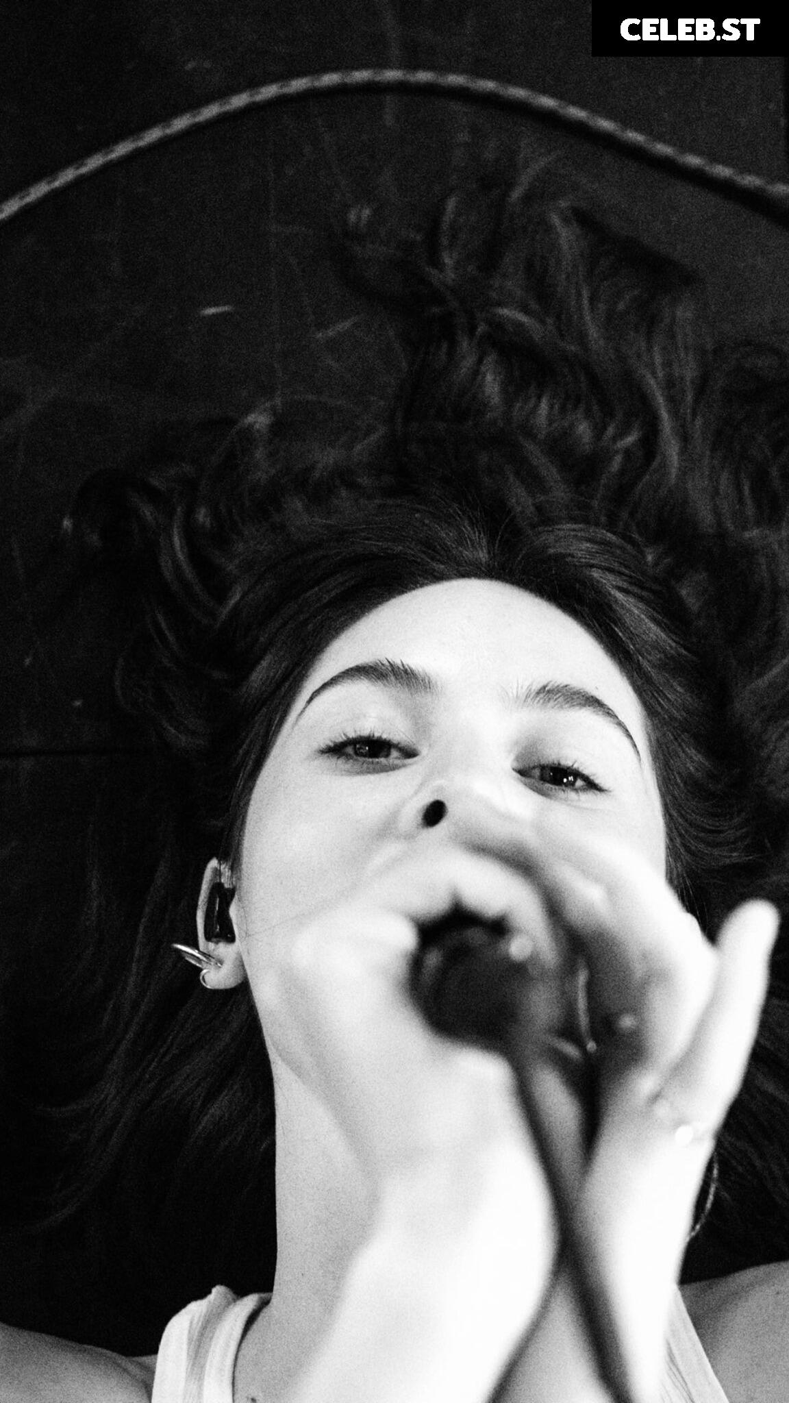 Gracie Abrams Image 4425182