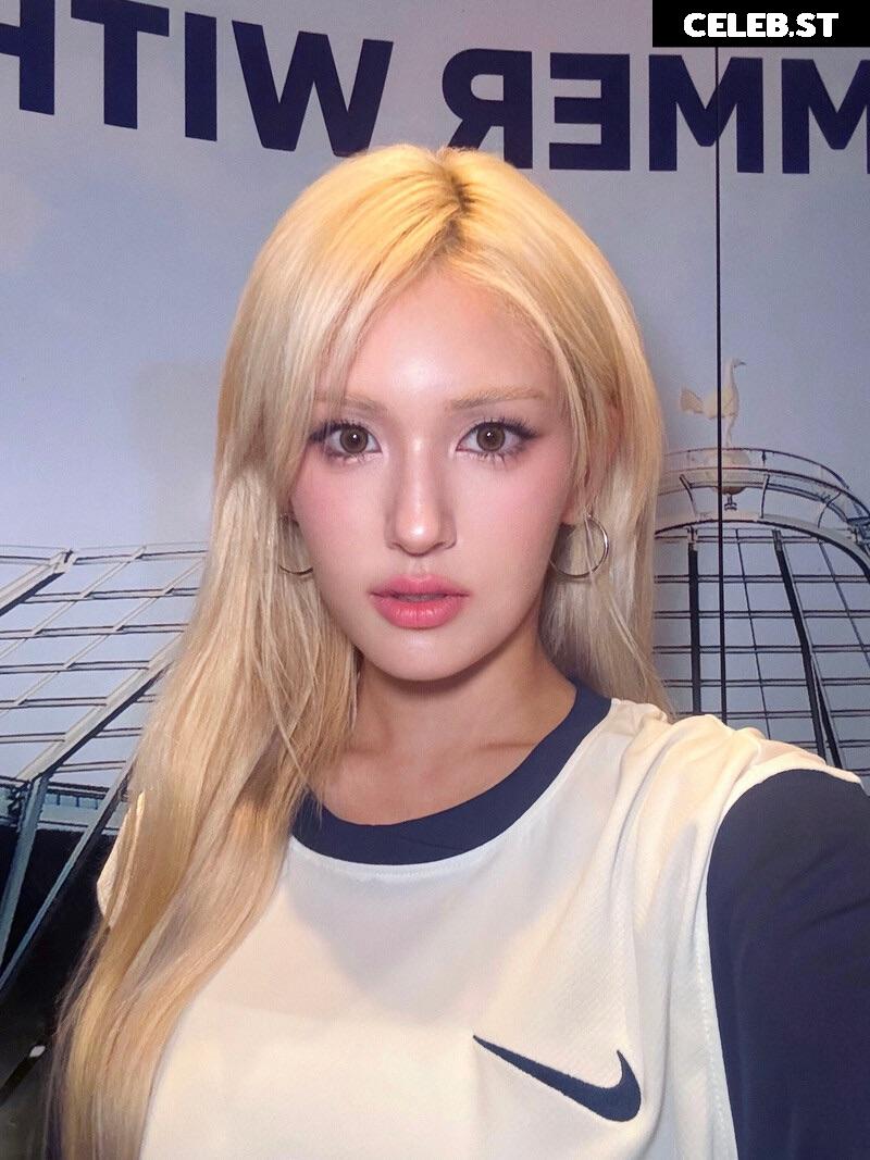 Jeon Somi/ENNIK SOMI Image 4425027
