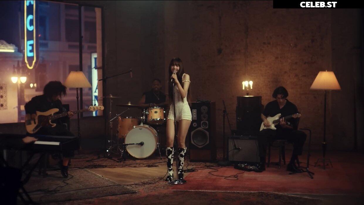 Lisa | BLΛƆKPIИK (Blackpink) Image 4425374