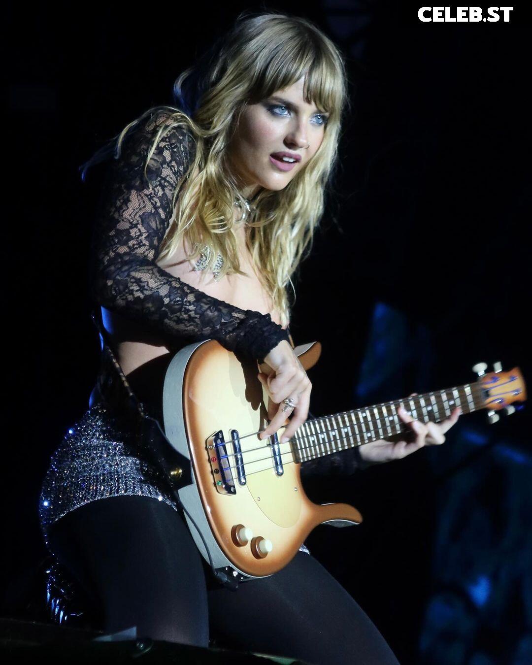 Victoria De Angelis (Maneskin bassist) Image 4426160
