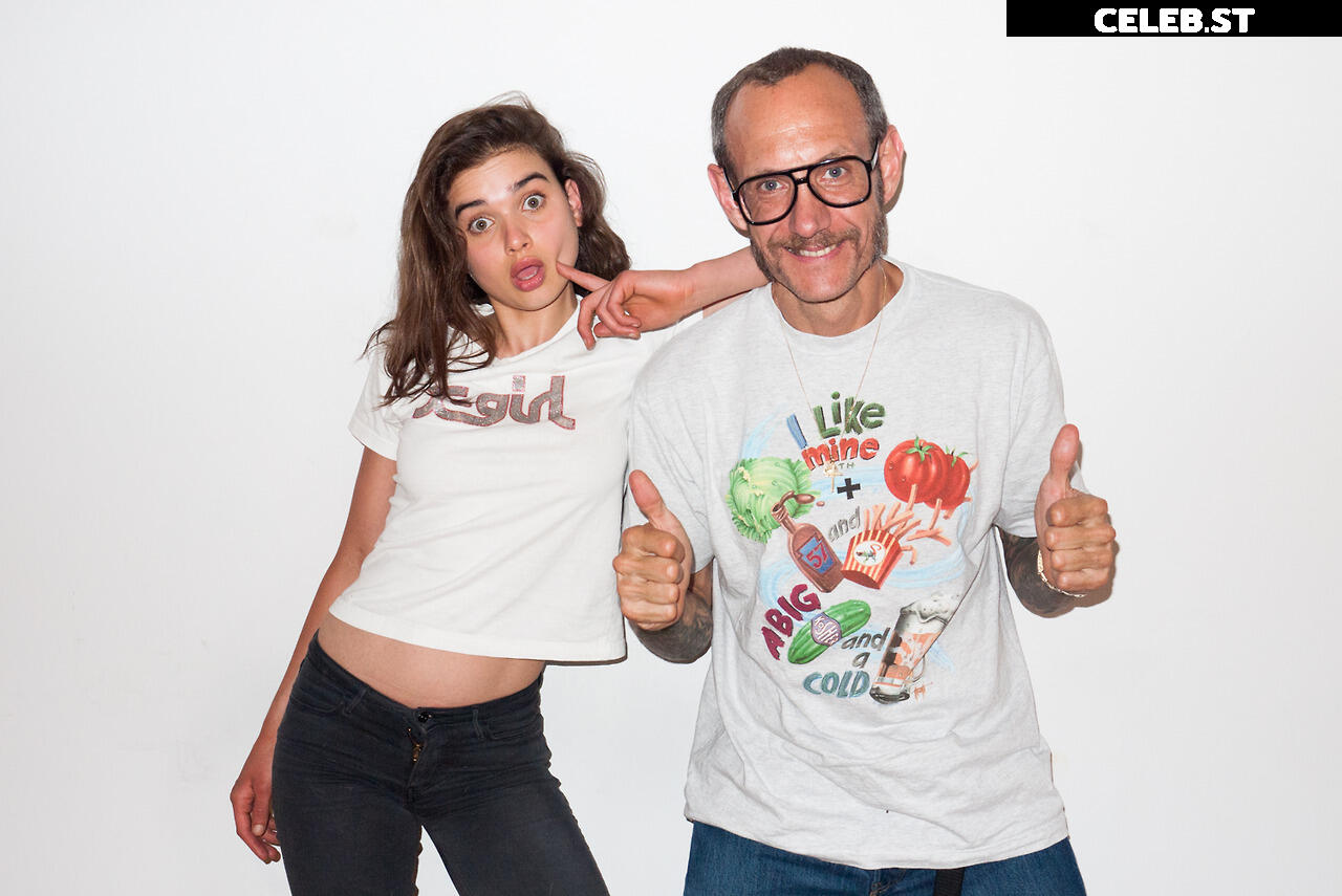 Terry Richardson with Girls Image 4427077