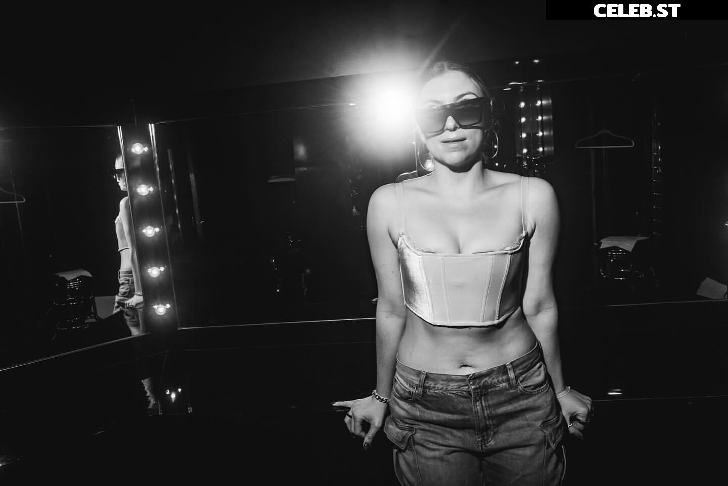 Annie Lederman Image 4424985