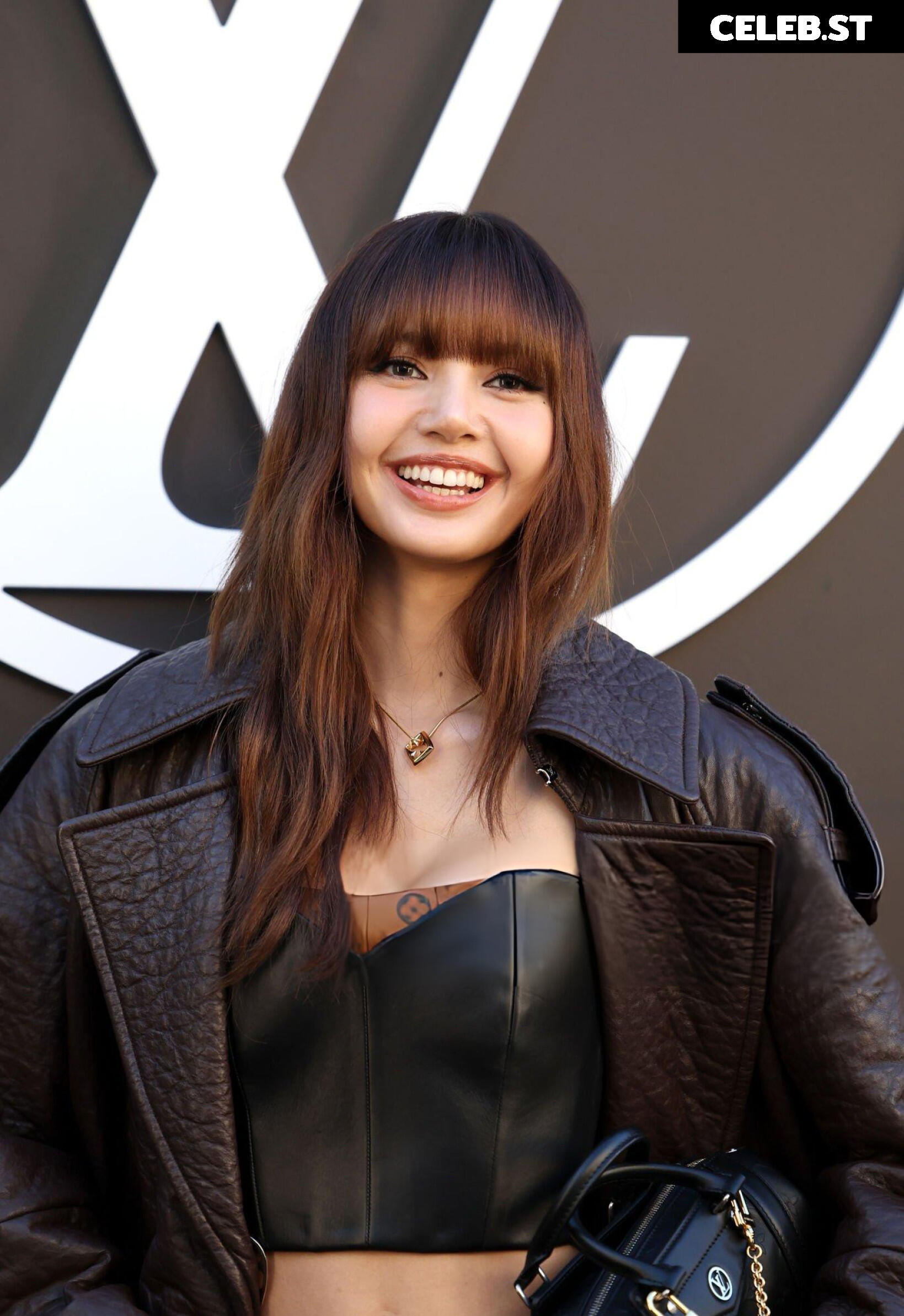 Lisa | BLΛƆKPIИK (Blackpink) Image 4421833
