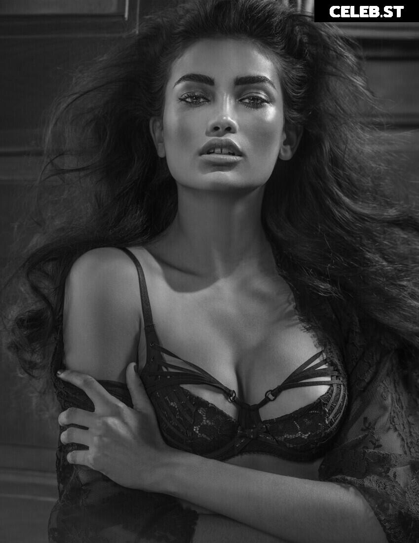 Kelly Gale / kellybellyboom Image 4421554