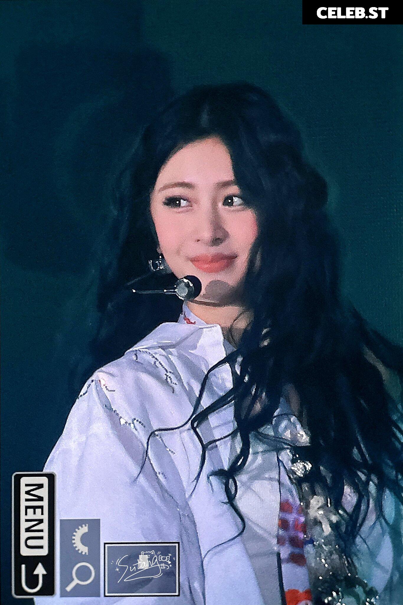 Huh Yunjin 허윤진 | LESSERAFIM Image 4421016