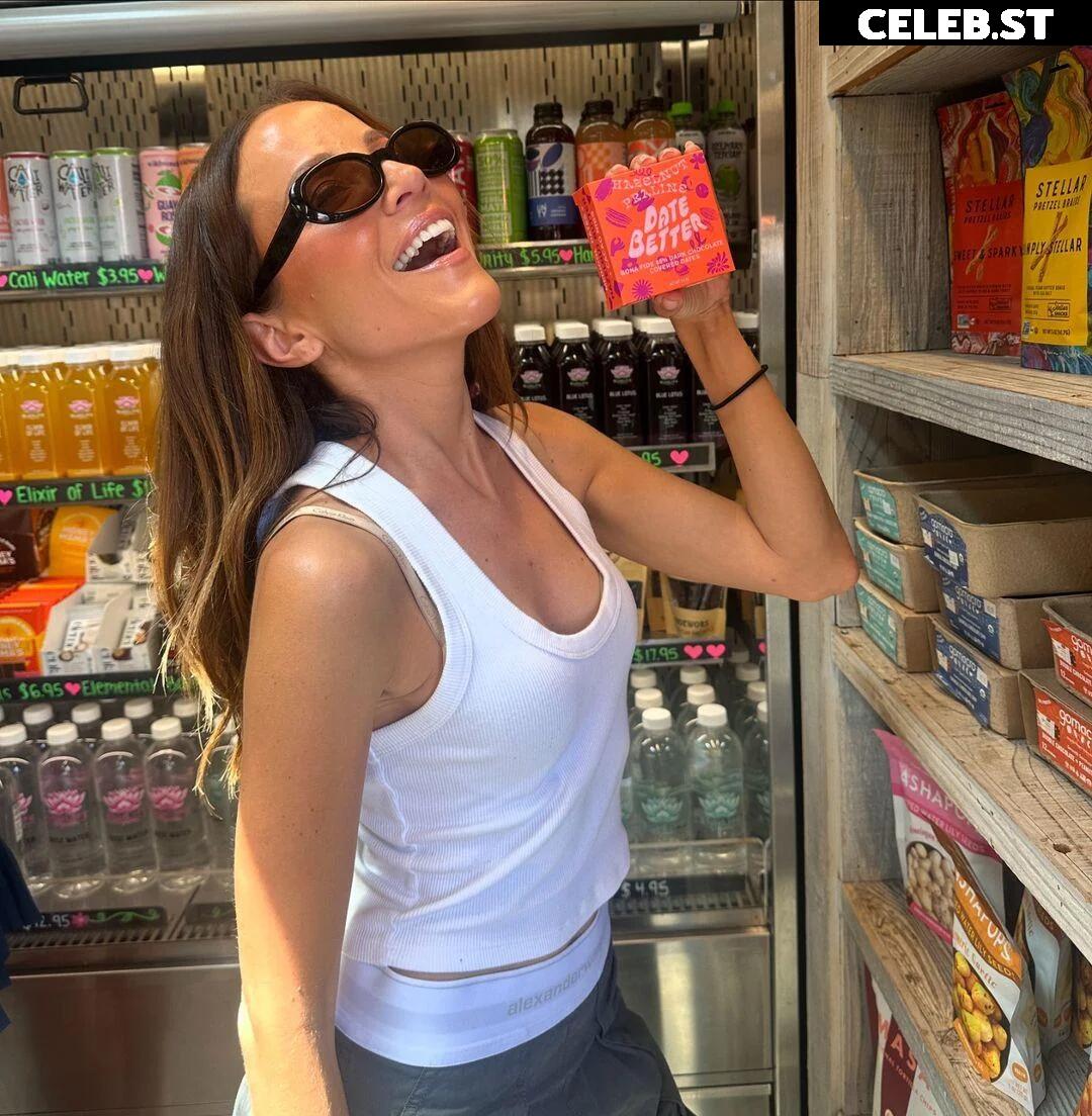 Kay Adams Image 4421031