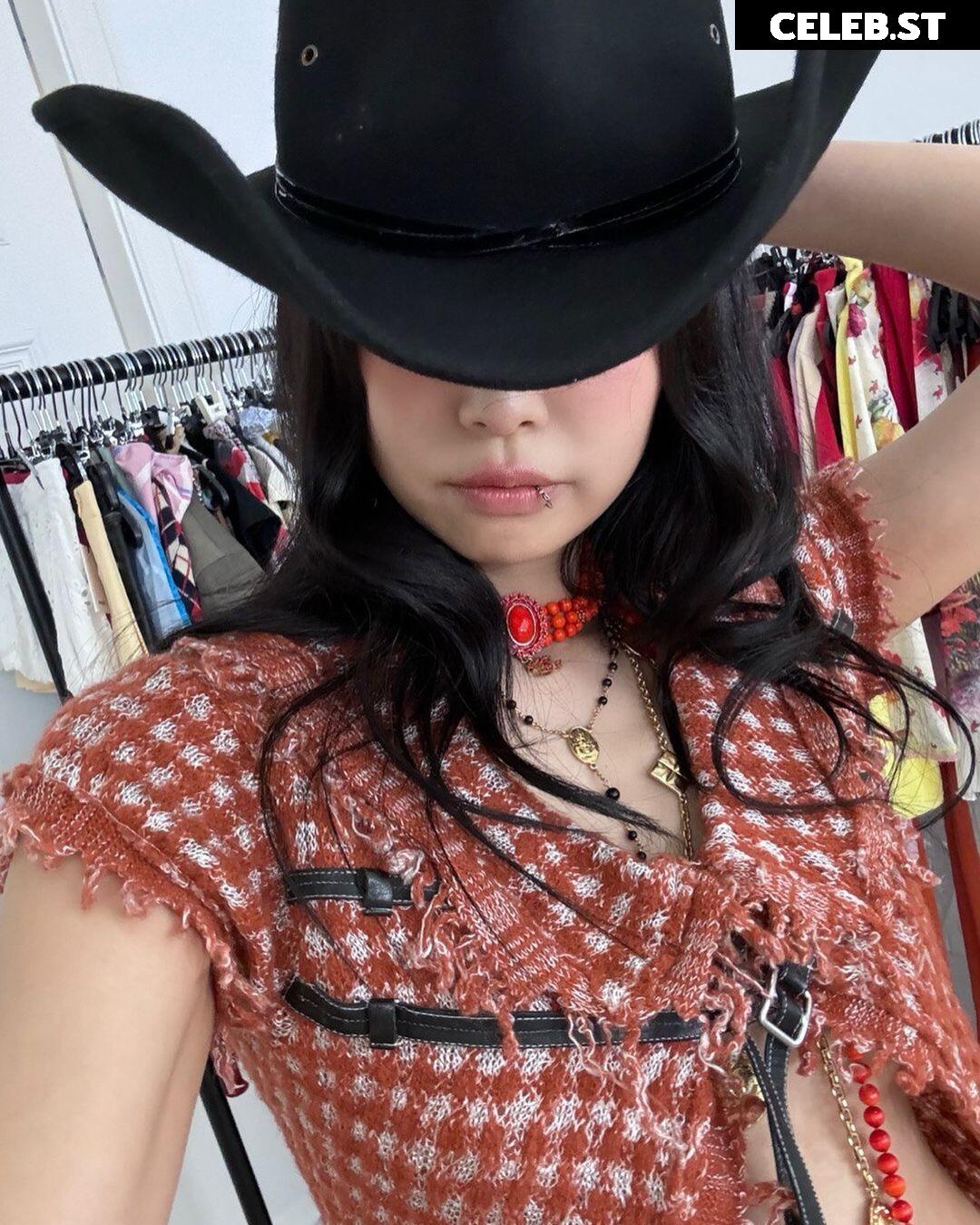 Jennie | BLΛƆKPIИK (Blackpink) Image 4422879