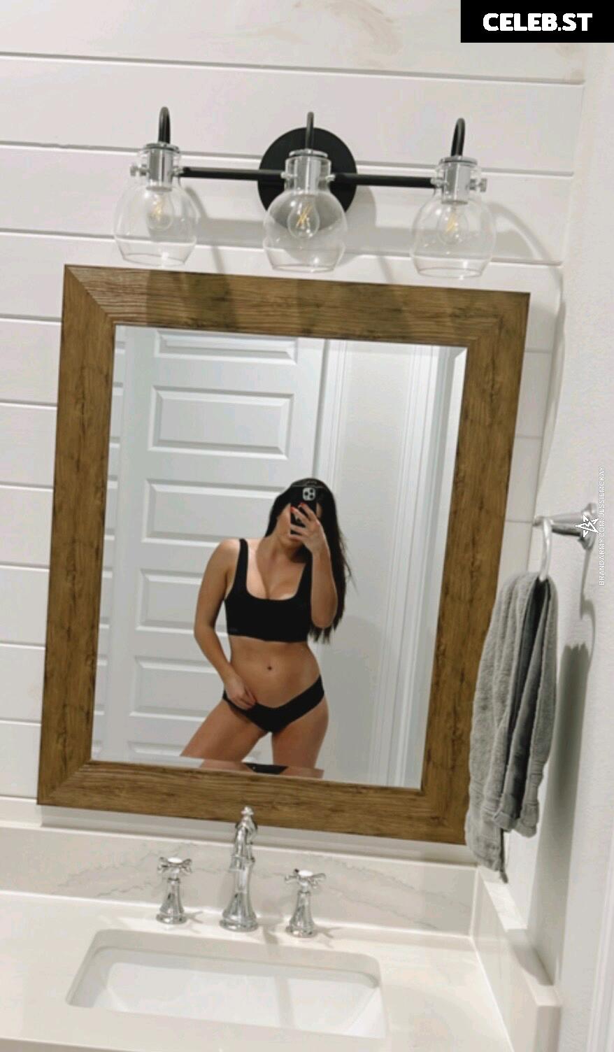 Cassie Lee/Jess McKay (Peyton Royce/Billie Kay) Image 4422874