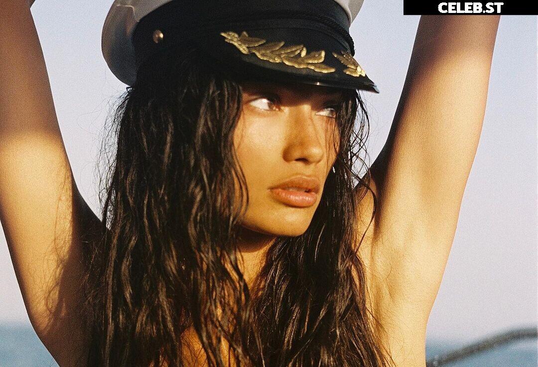 Kelly Gale / kellybellyboom Image 4422532
