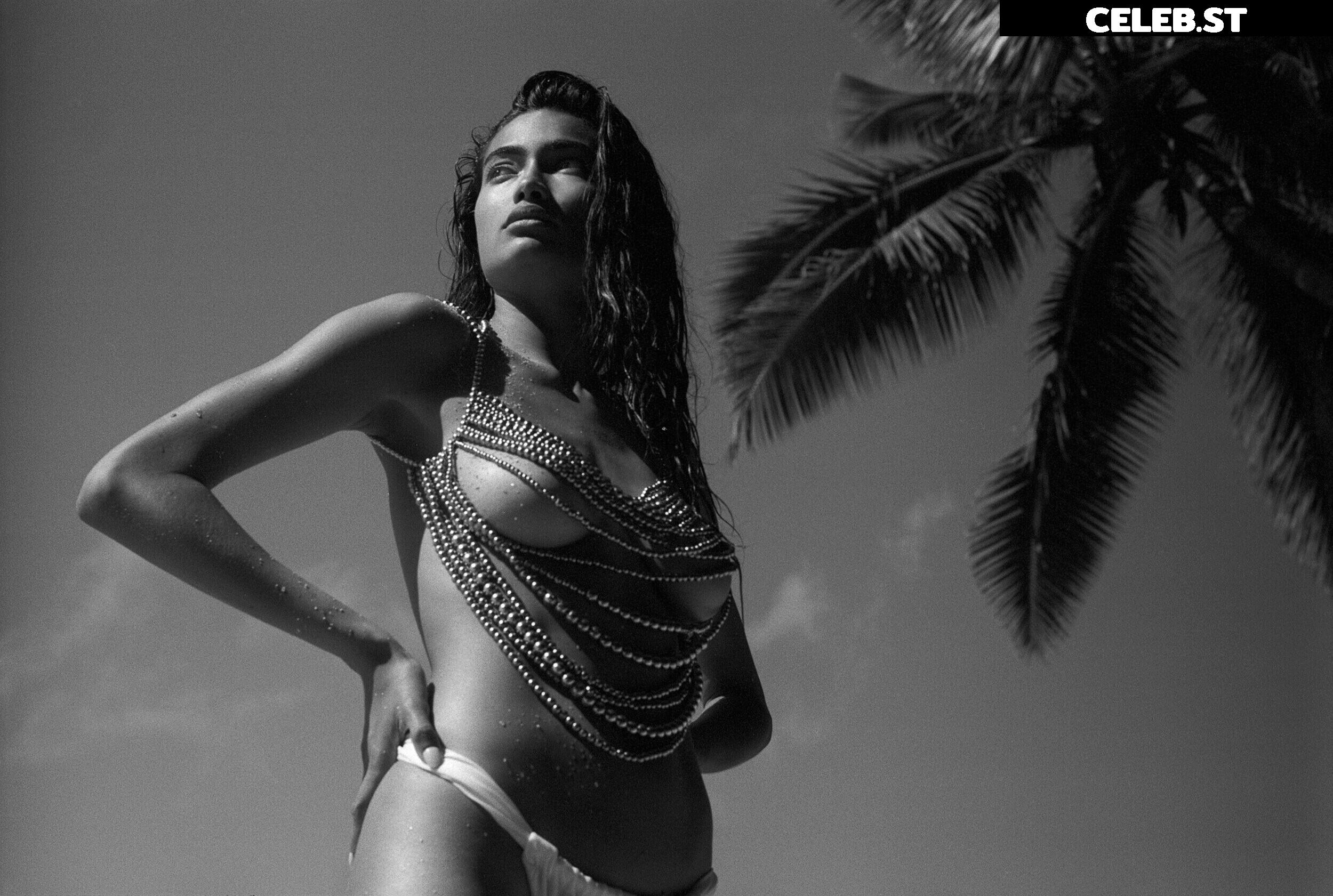 Kelly Gale / kellybellyboom Image 4422604