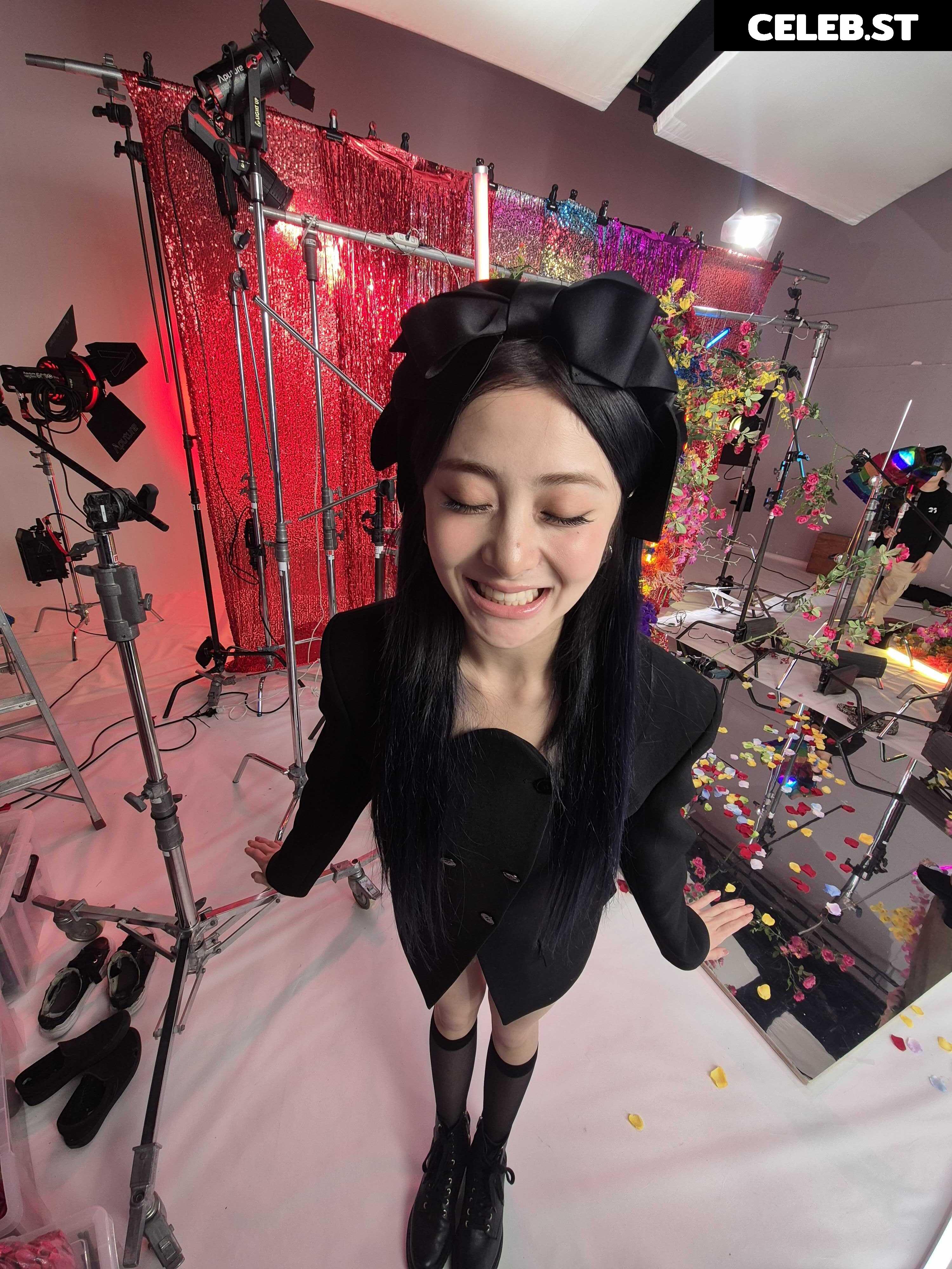 Huh Yunjin 허윤진 | LESSERAFIM Image 4422398
