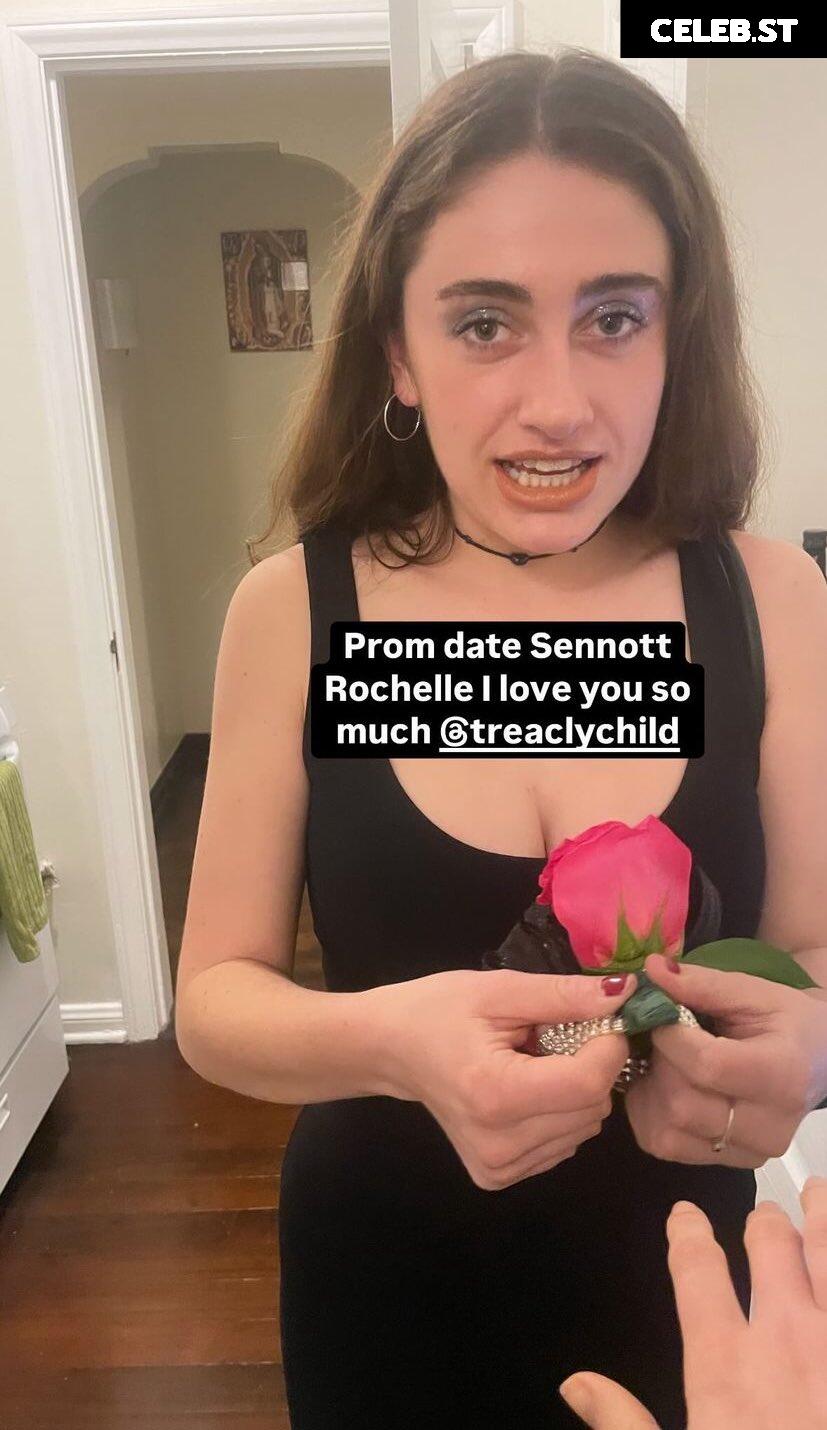 Rachel Anne Sennott Image 4422373