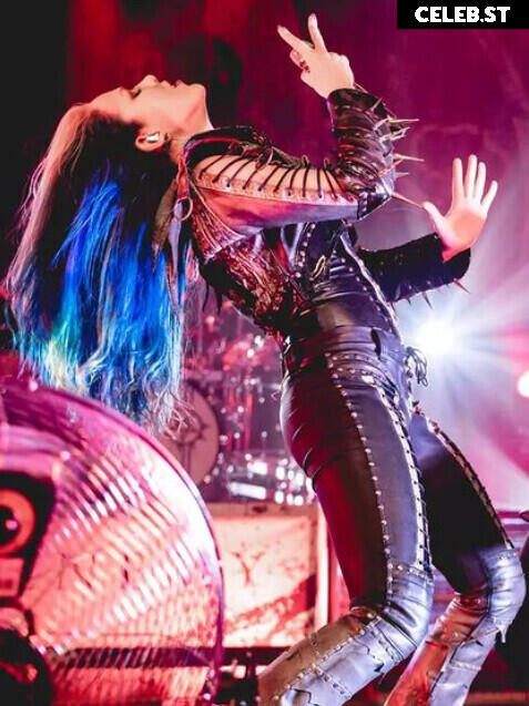 Women of Metal Image 4422302