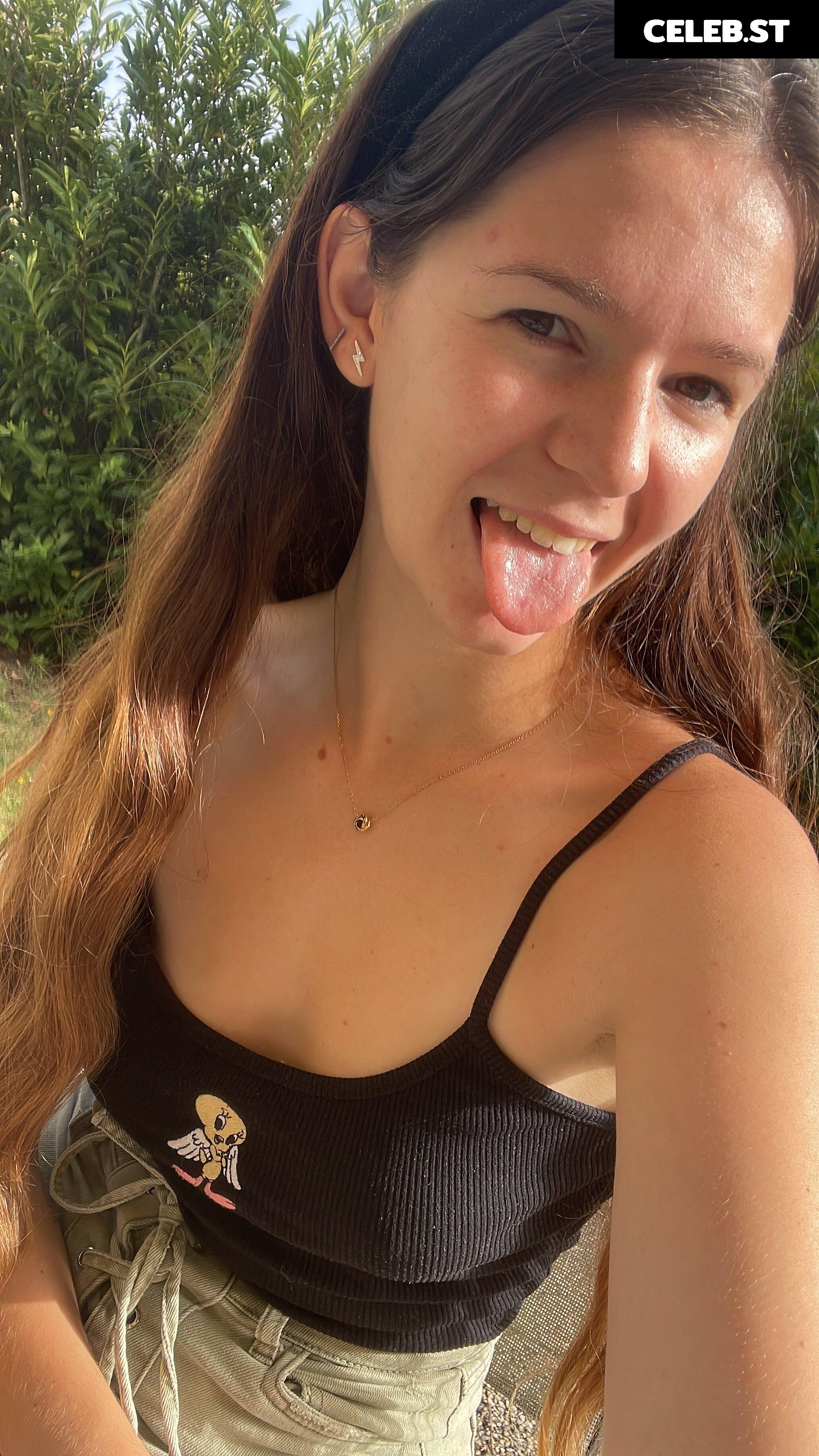 Lucie Mehot Image 442227