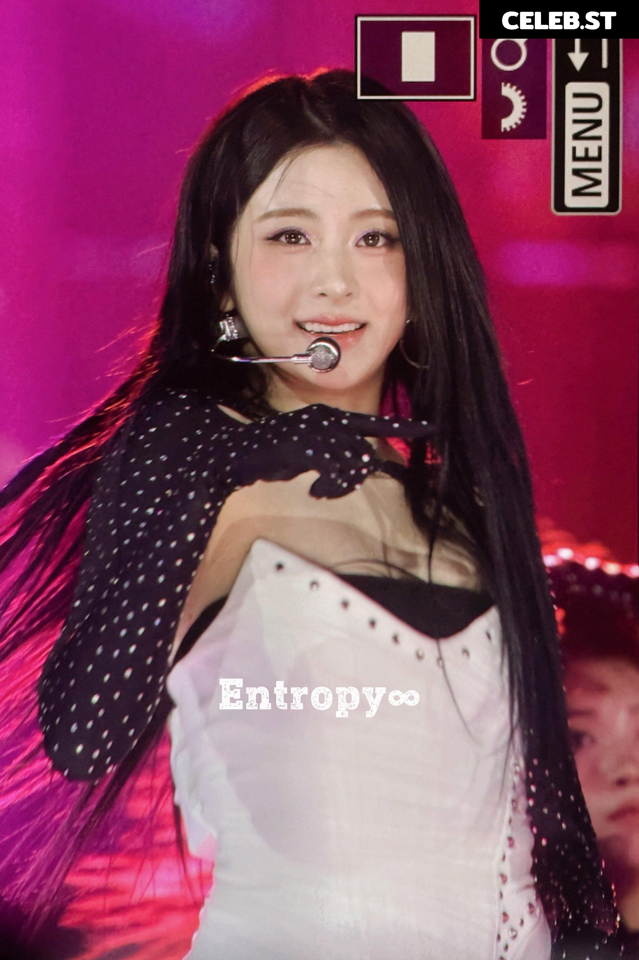 Huh Yunjin 허윤진 | LESSERAFIM Image 4423557