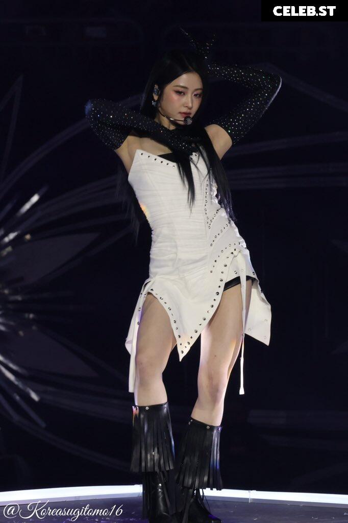 Huh Yunjin 허윤진 | LESSERAFIM Image 4423169
