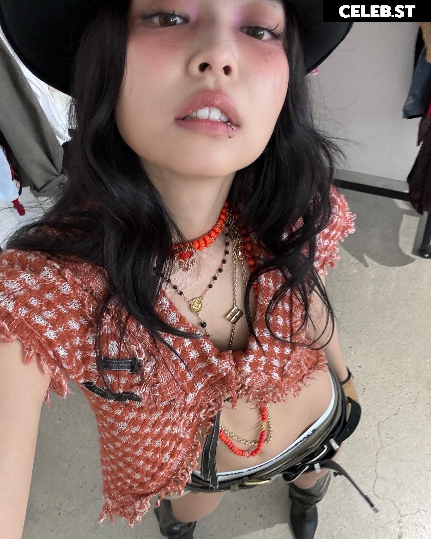 Jennie | BLΛƆKPIИK (Blackpink) Image 4423048