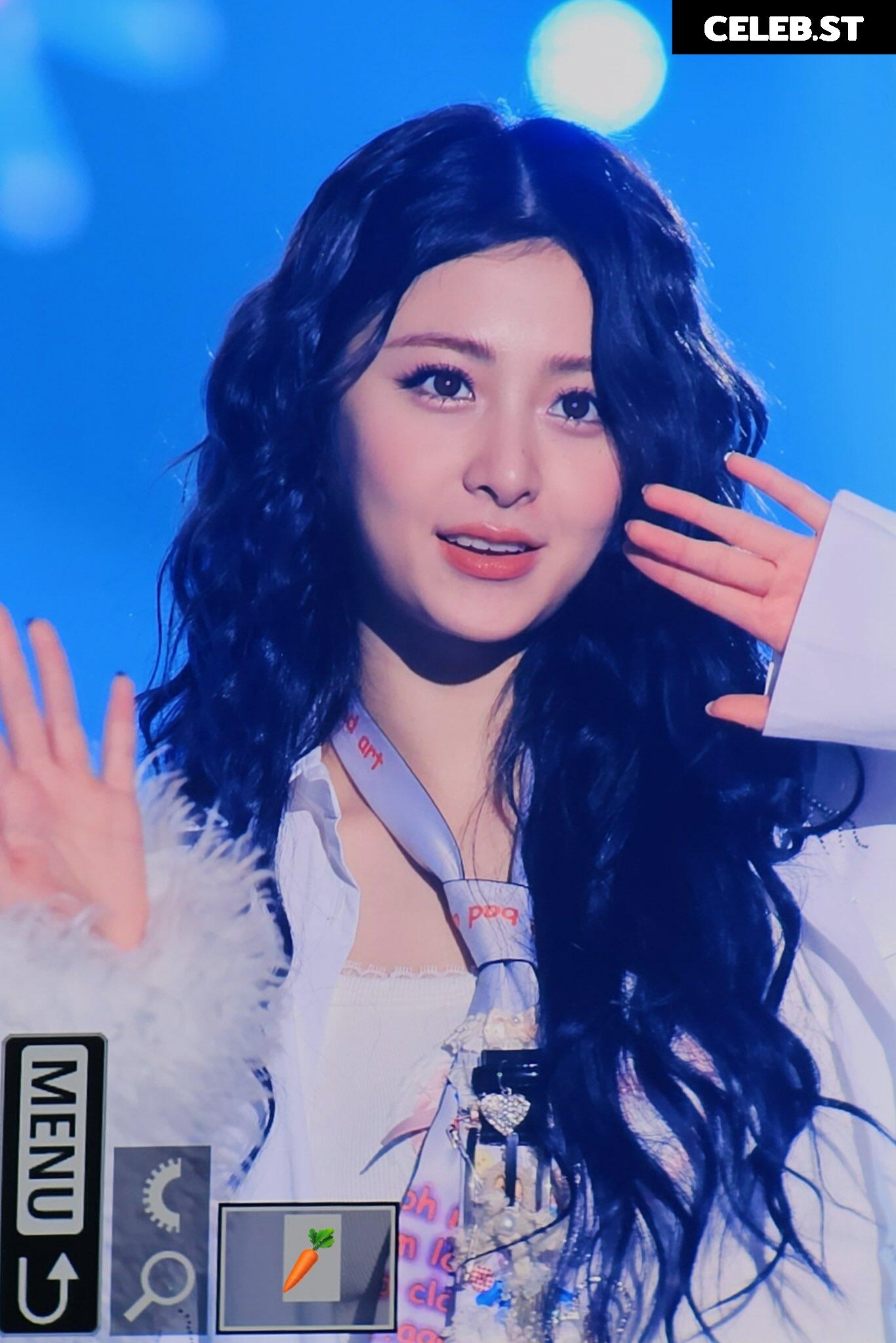 Huh Yunjin 허윤진 | LESSERAFIM Image 4420764