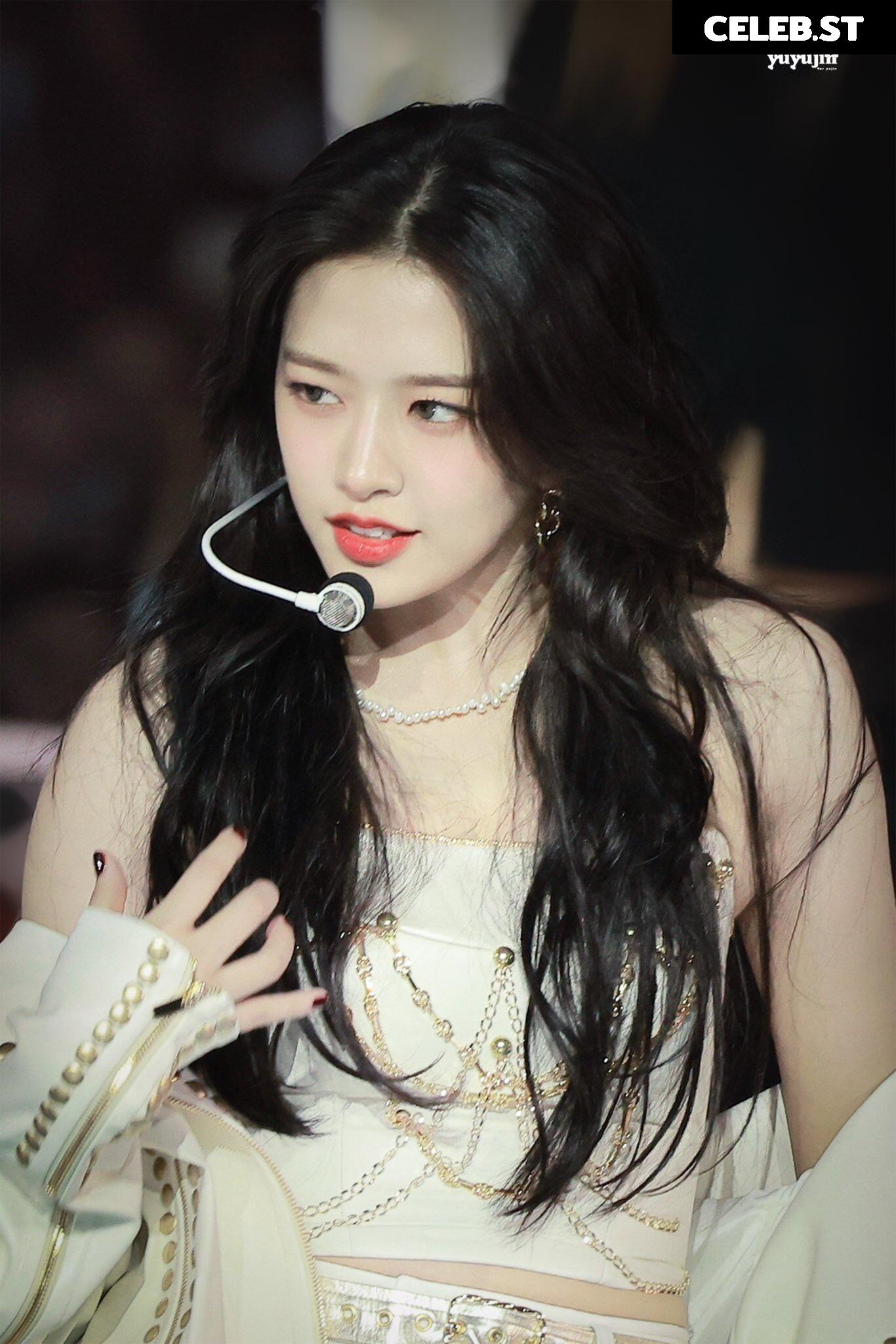 An Yujin 안유진 | (An) IVE Image 4420198