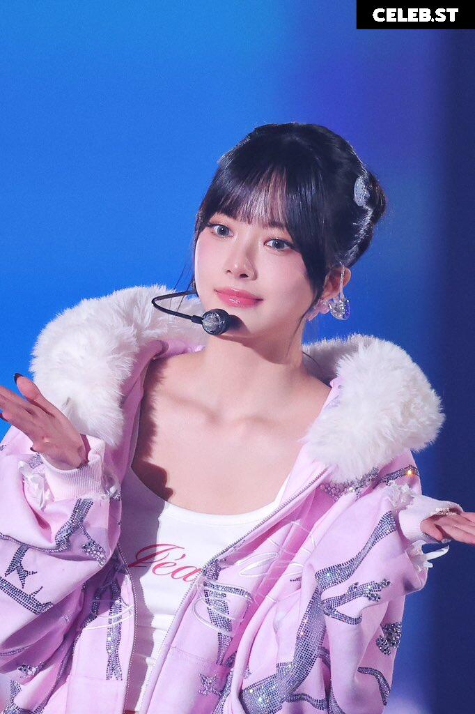 Hong Eunchae 홍은채 | LESSERAFIM Image 4420133