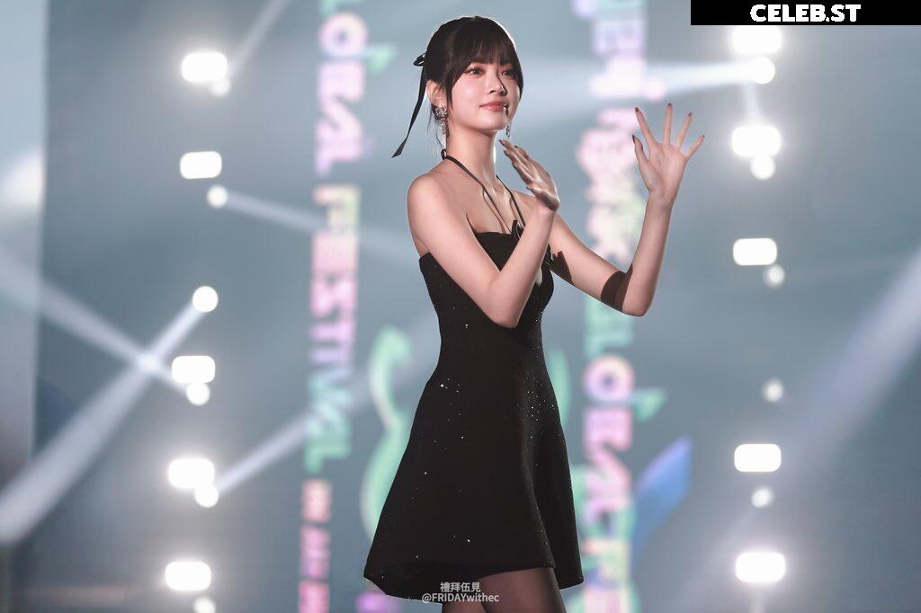 Hong Eunchae 홍은채 | LESSERAFIM Image 4420326