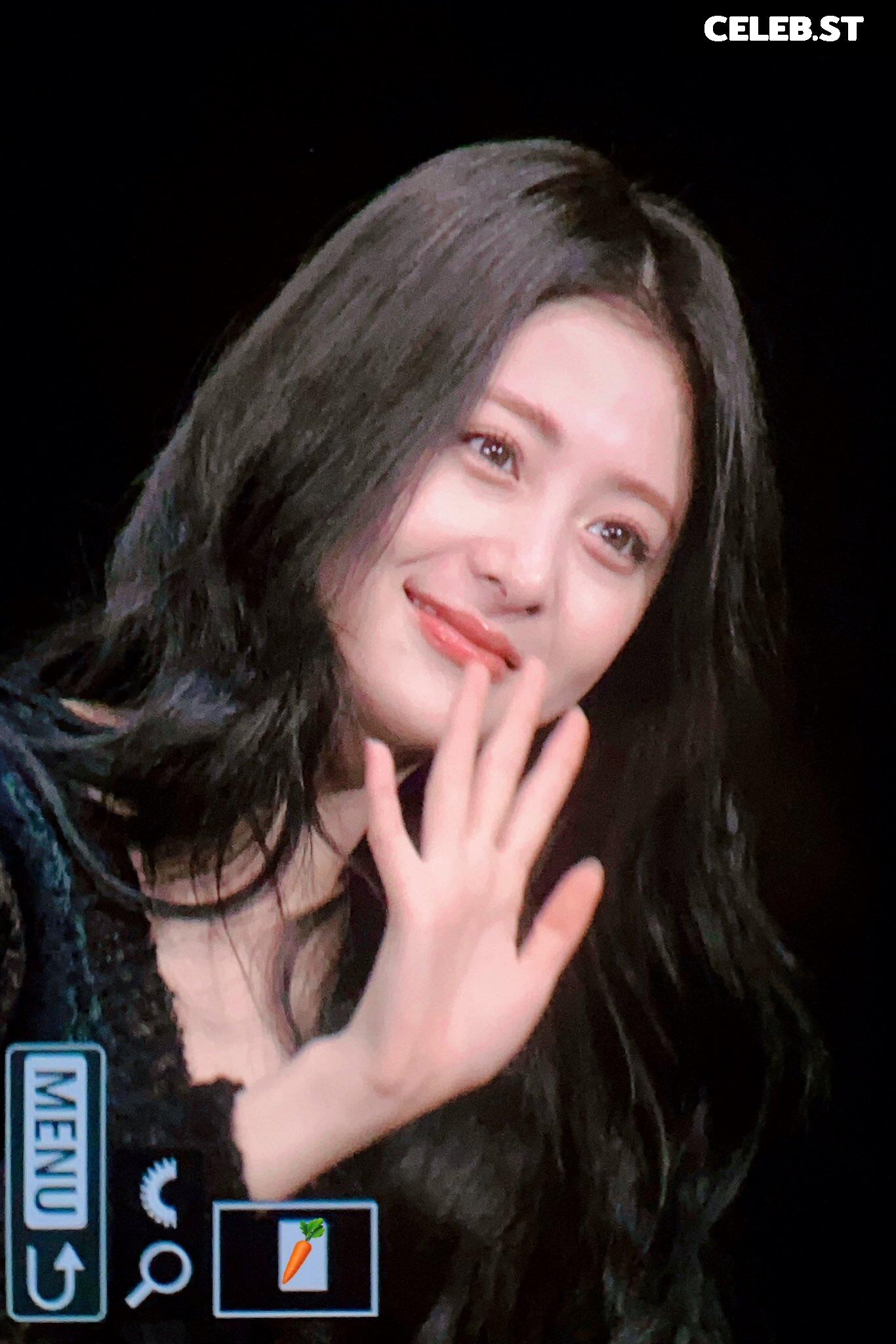 Huh Yunjin 허윤진 | LESSERAFIM Image 4420283