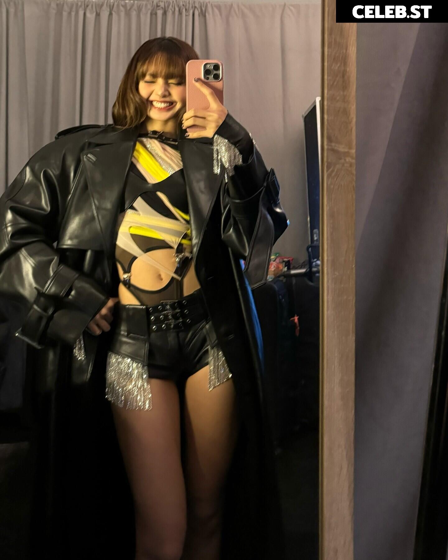 Lisa | BLΛƆKPIИK (Blackpink) Image 4420915