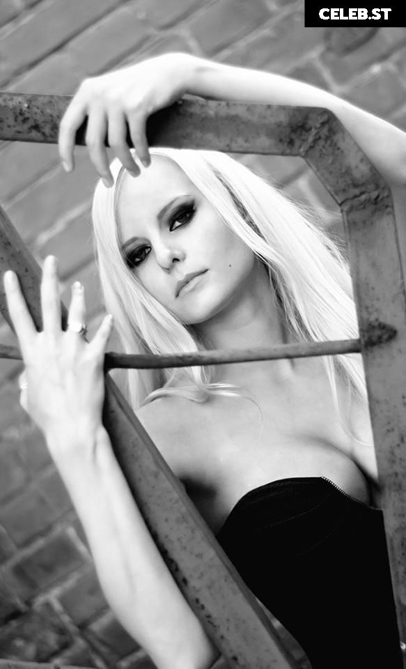 Women of Metal Image 4429442