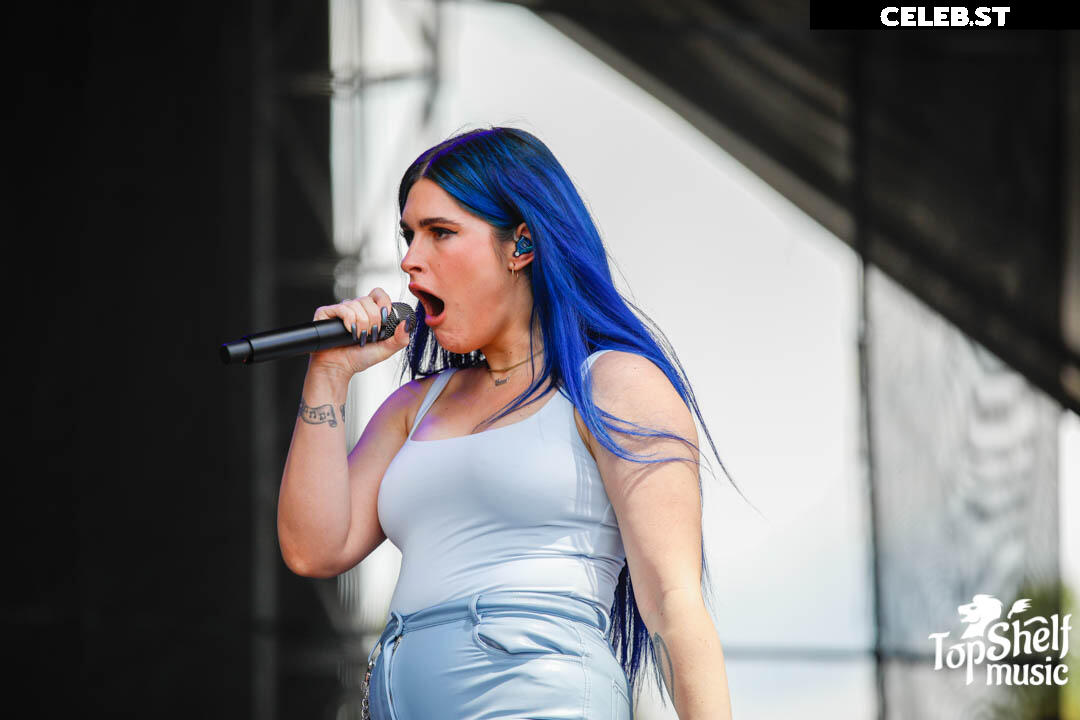 Courtney Laplante (Spiritbox Singer) Image 4429097