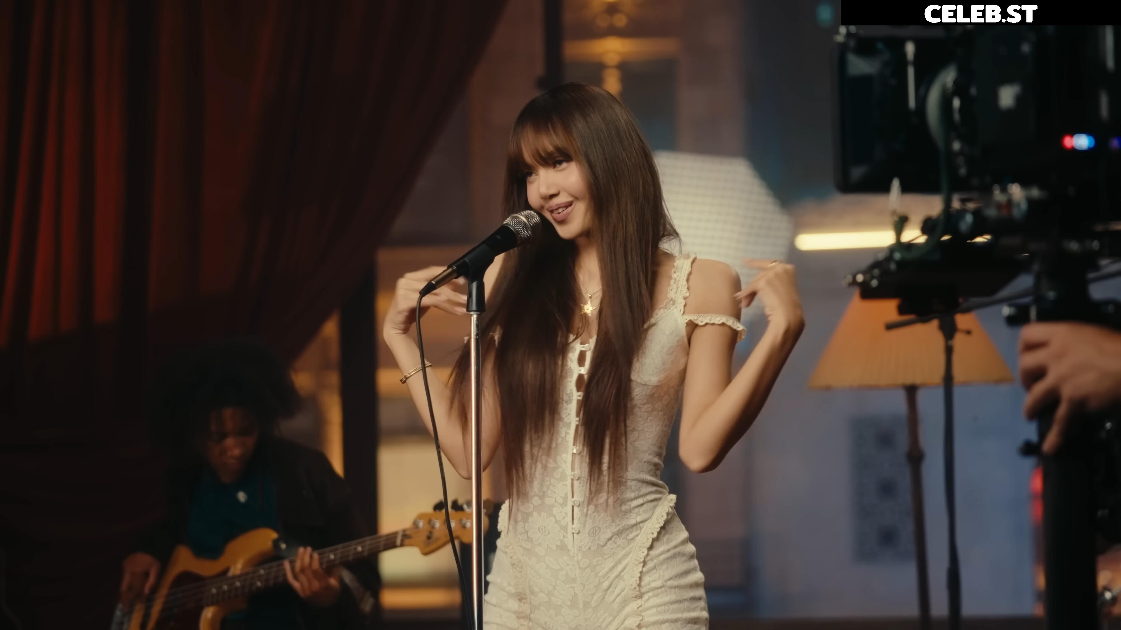 Lisa | BLΛƆKPIИK (Blackpink) Image 4428820