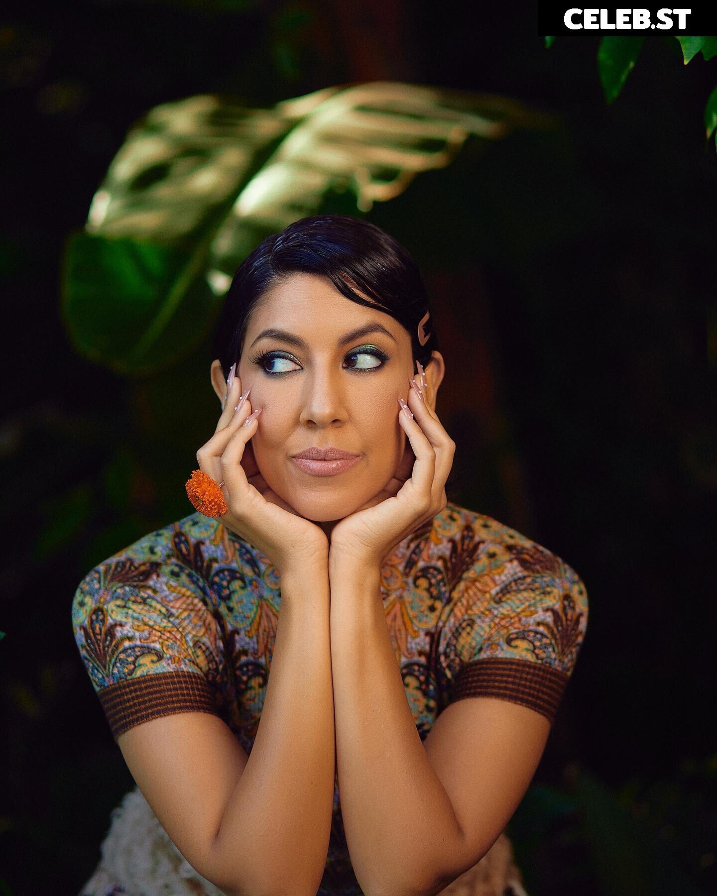 Stephanie Beatriz (Rosa Diaz from Brooklyn Nine-Nine) Image 4428827