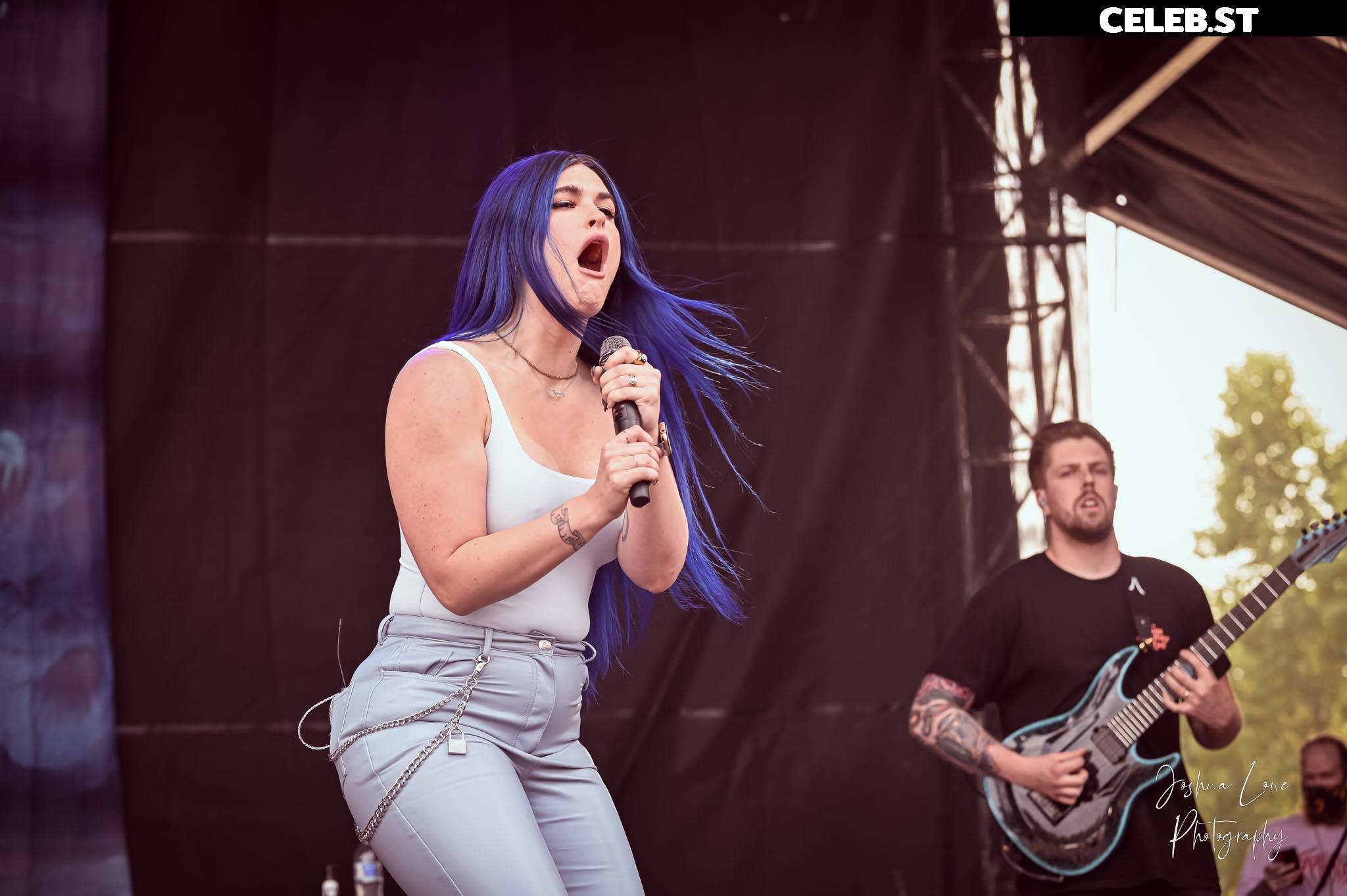 Courtney Laplante (Spiritbox Singer) Image 4428544