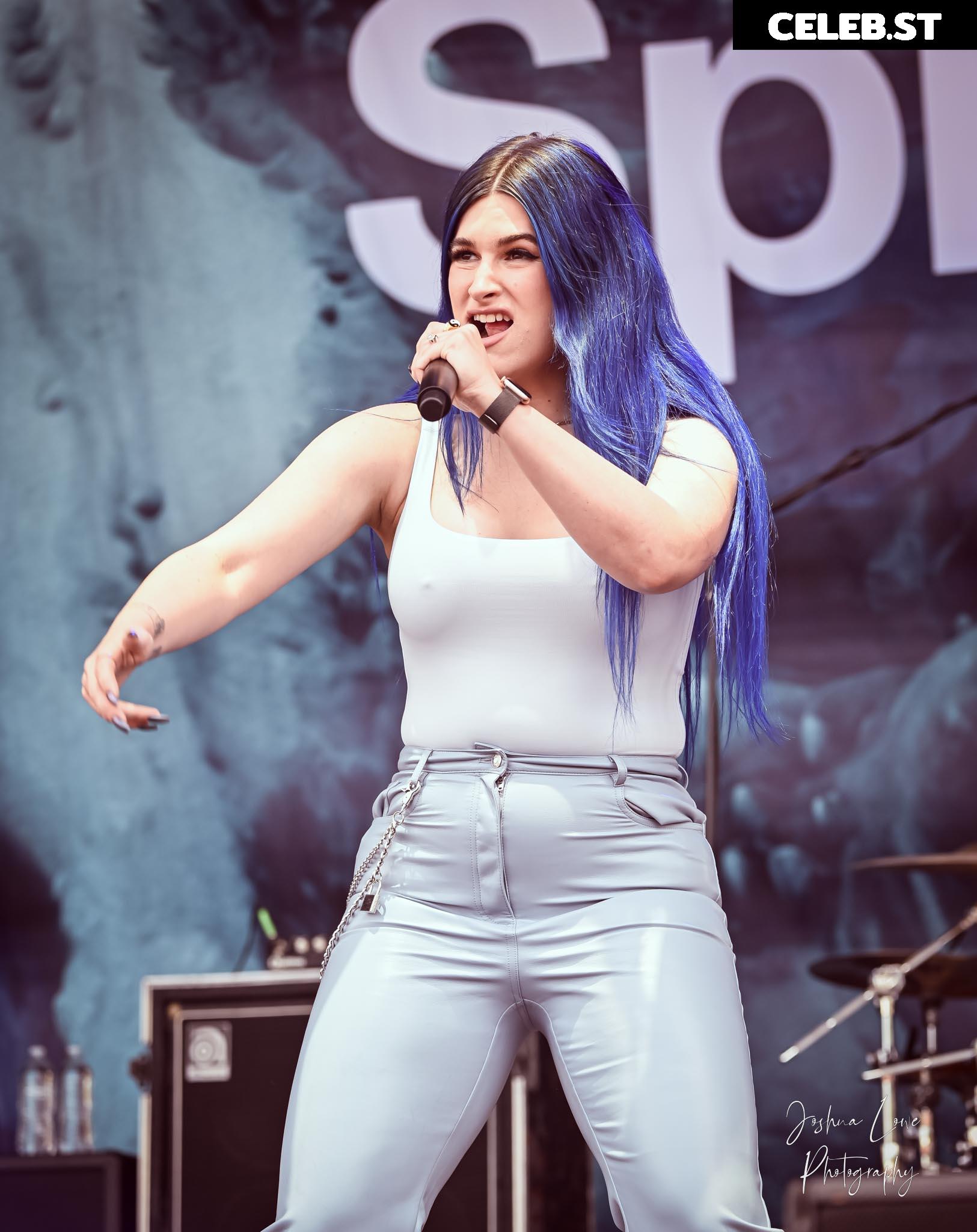 Courtney Laplante (Spiritbox Singer) Image 4428454