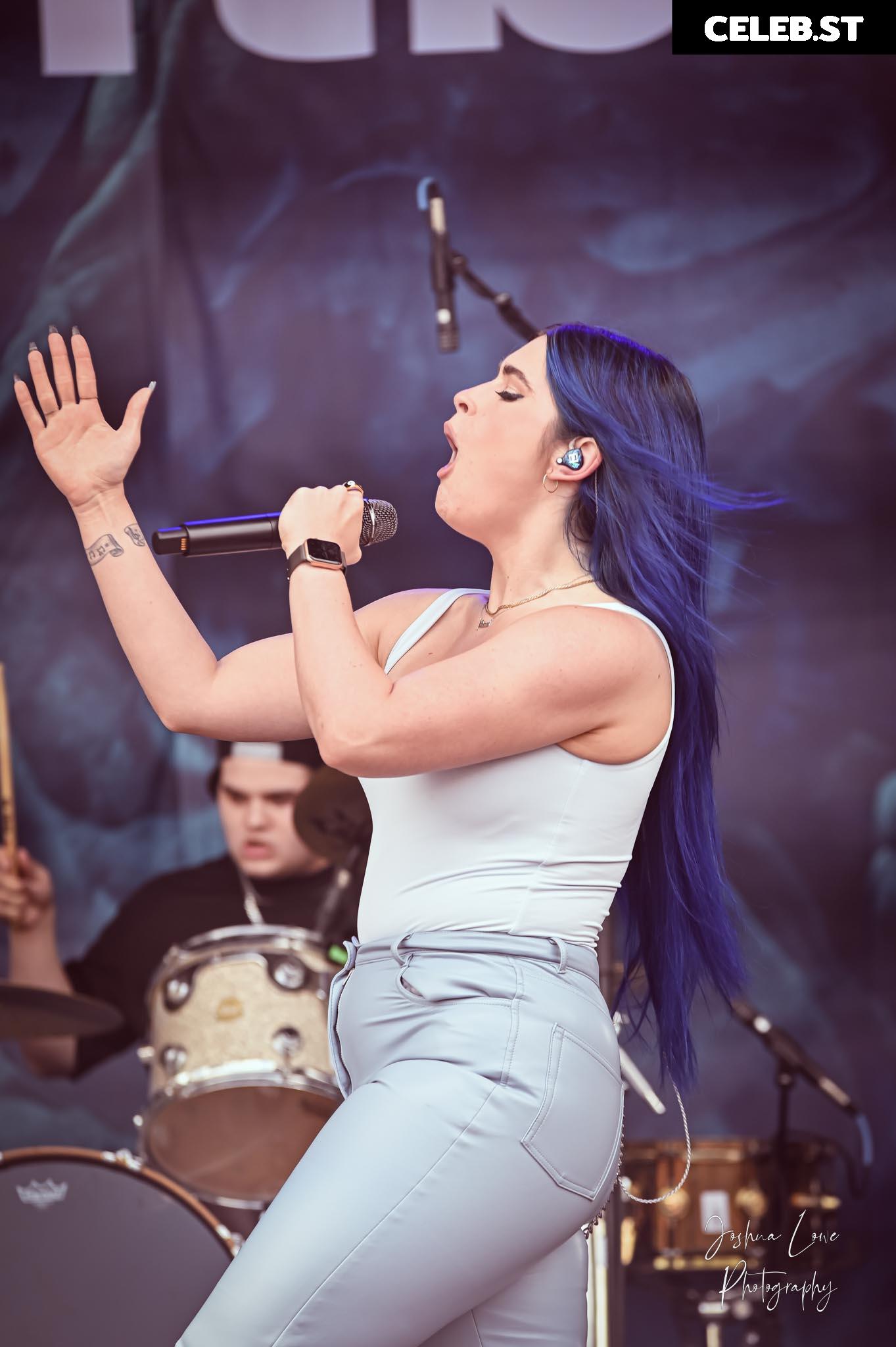 Courtney Laplante (Spiritbox Singer) Image 4428410