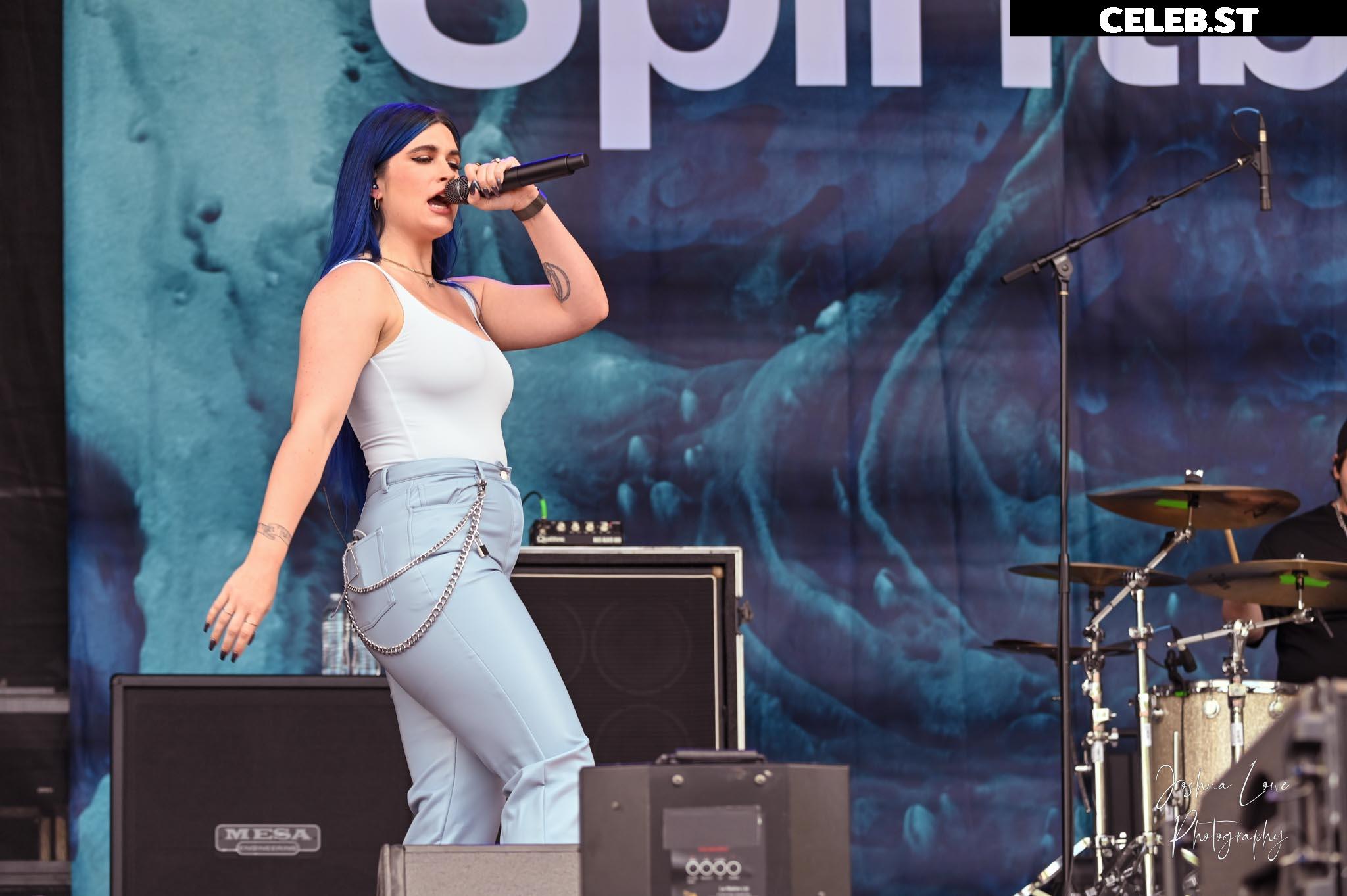 Courtney Laplante (Spiritbox Singer) Image 4428085