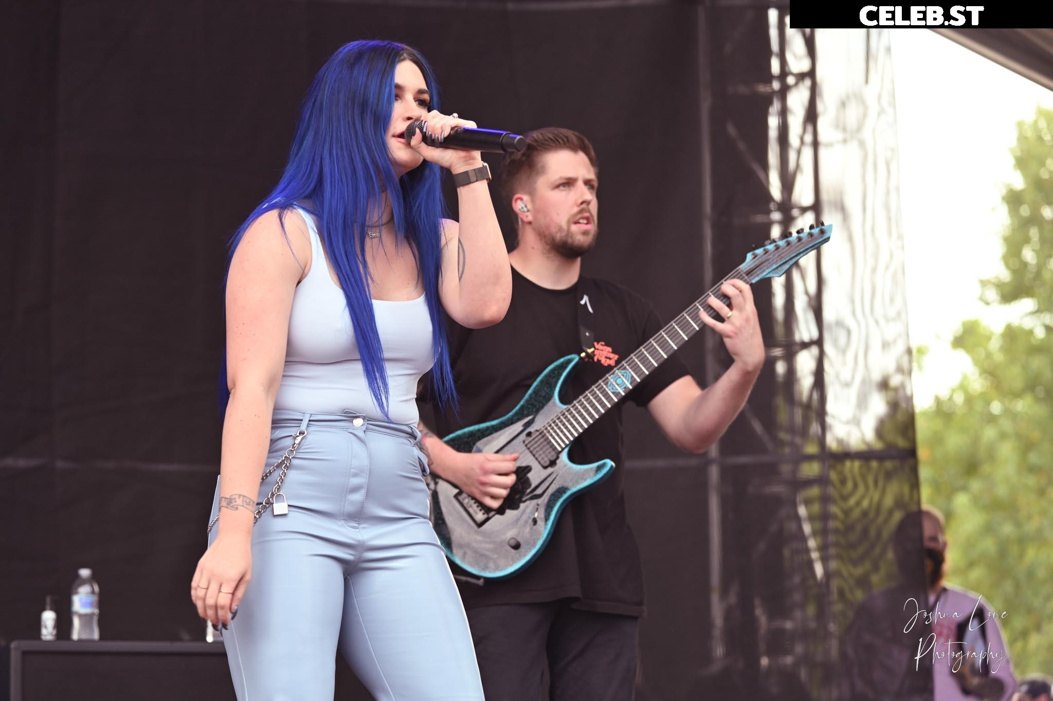 Courtney Laplante (Spiritbox Singer) Image 4428335