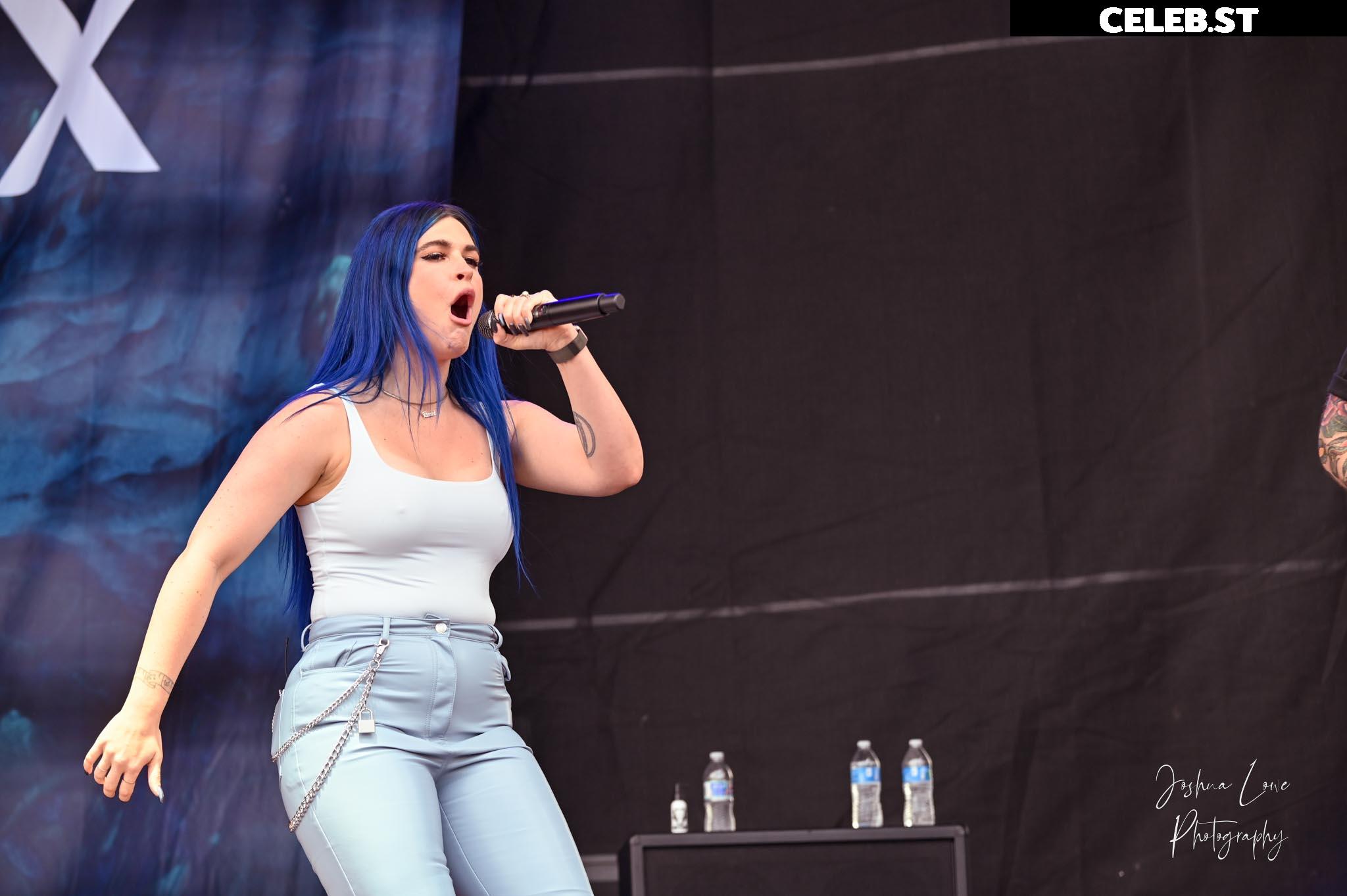 Courtney Laplante (Spiritbox Singer) Image 4428294